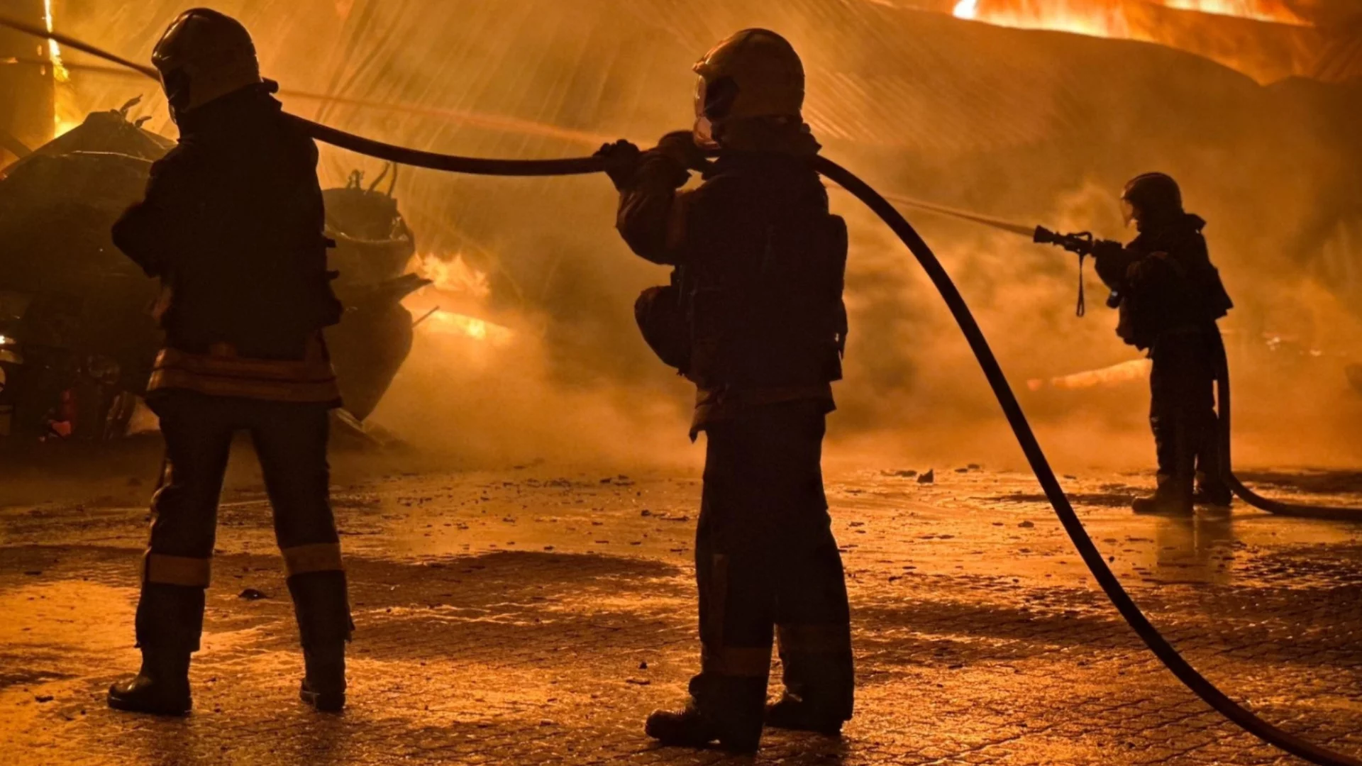 "Мирните" преговори за Украйна започват с дъжд от руски ракети и украински дронове. Данни за първи големи щети (ВИДЕО)