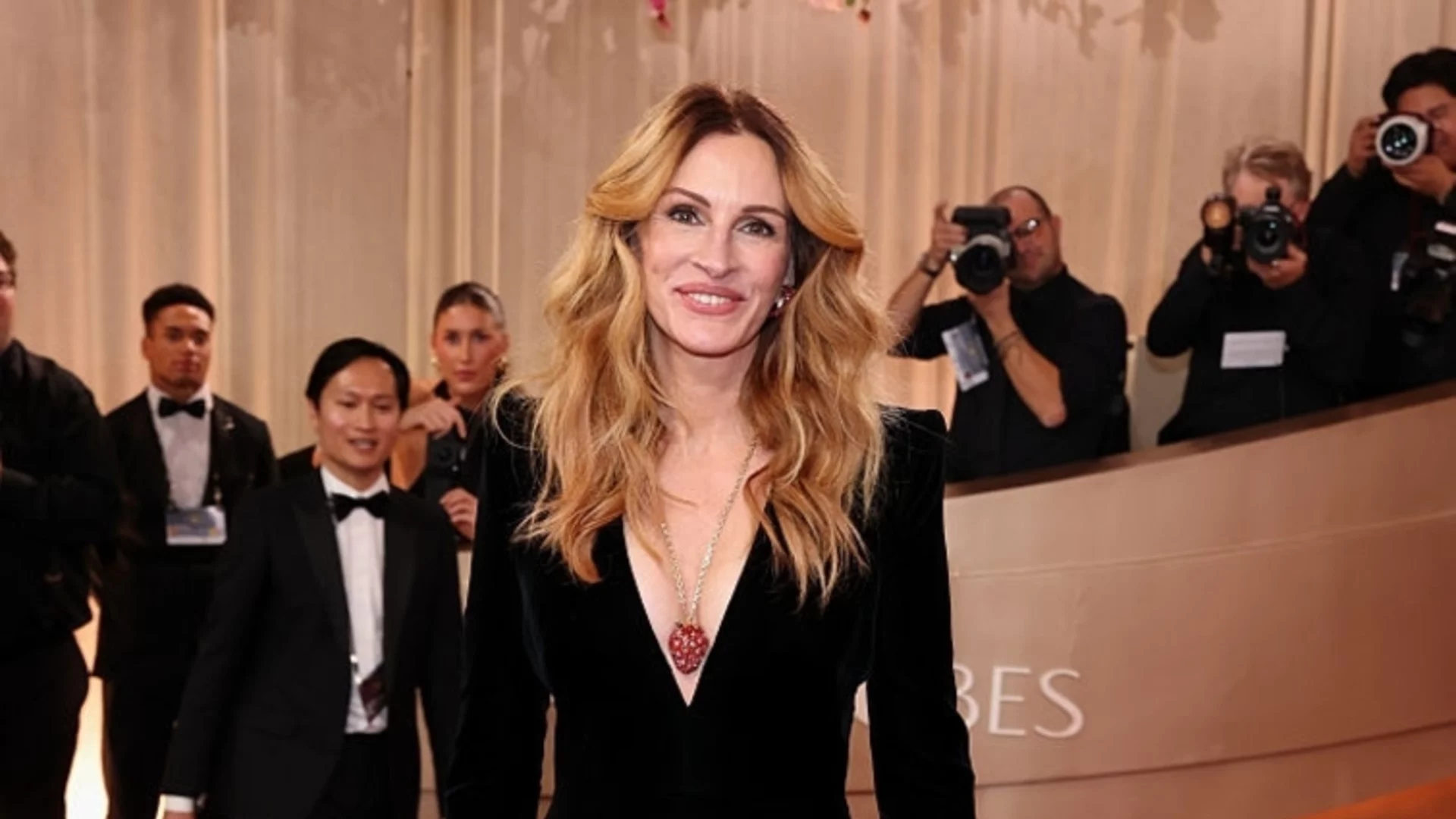 Популярна певица е обсебена от Джулия Робъртс (СНИМКА)