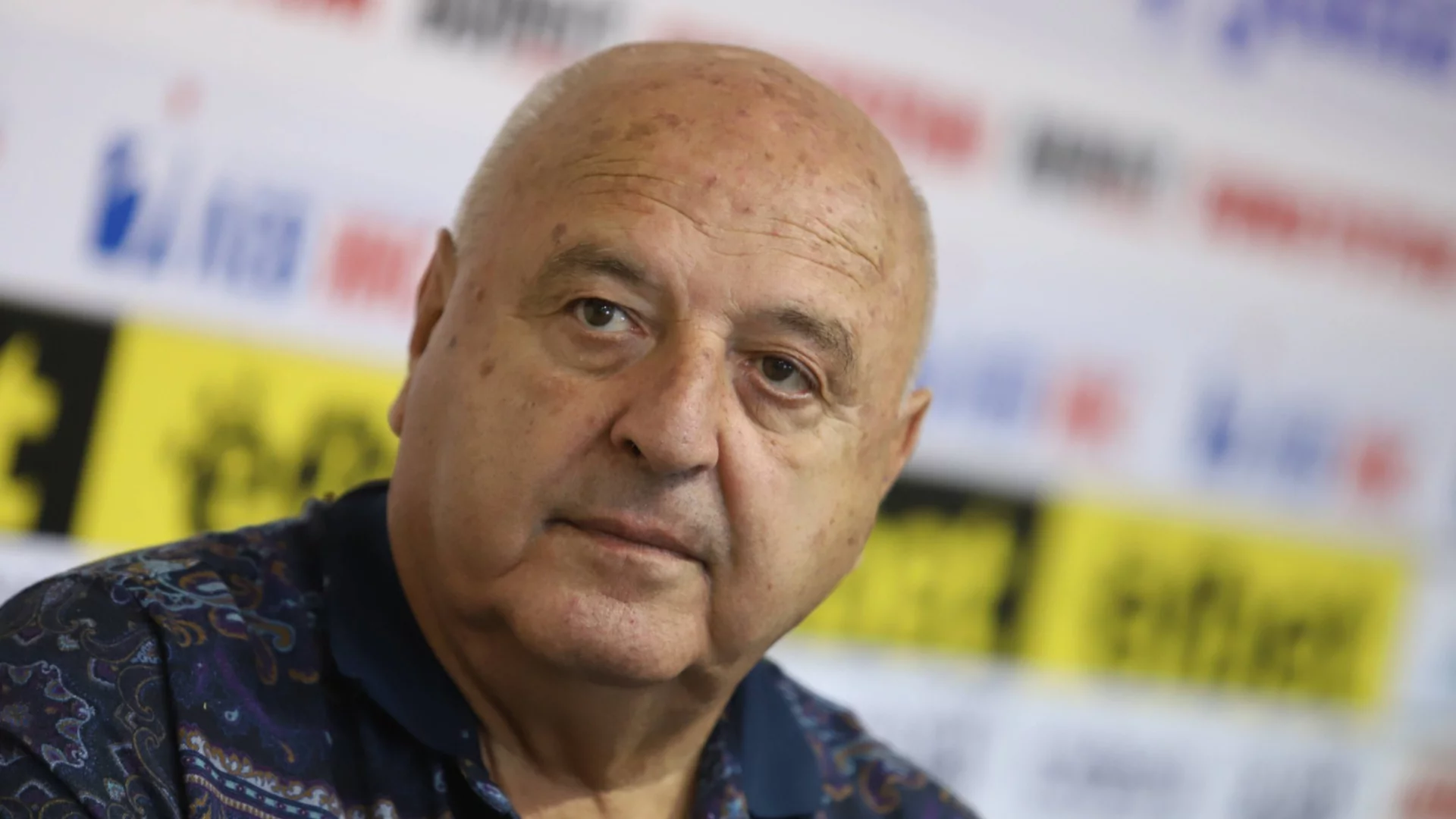 Венци Стефанов коментира евентуален трансфер в Левски и се пошегува със "син" шеф: "Най-добре да се подсигури с бандажи"