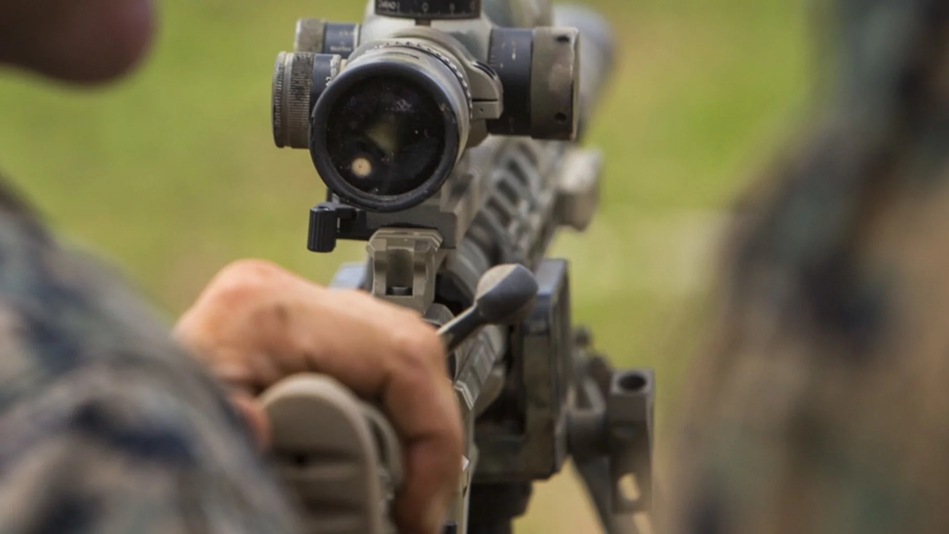 Курти иска международен съд за "Сараевското сафари"