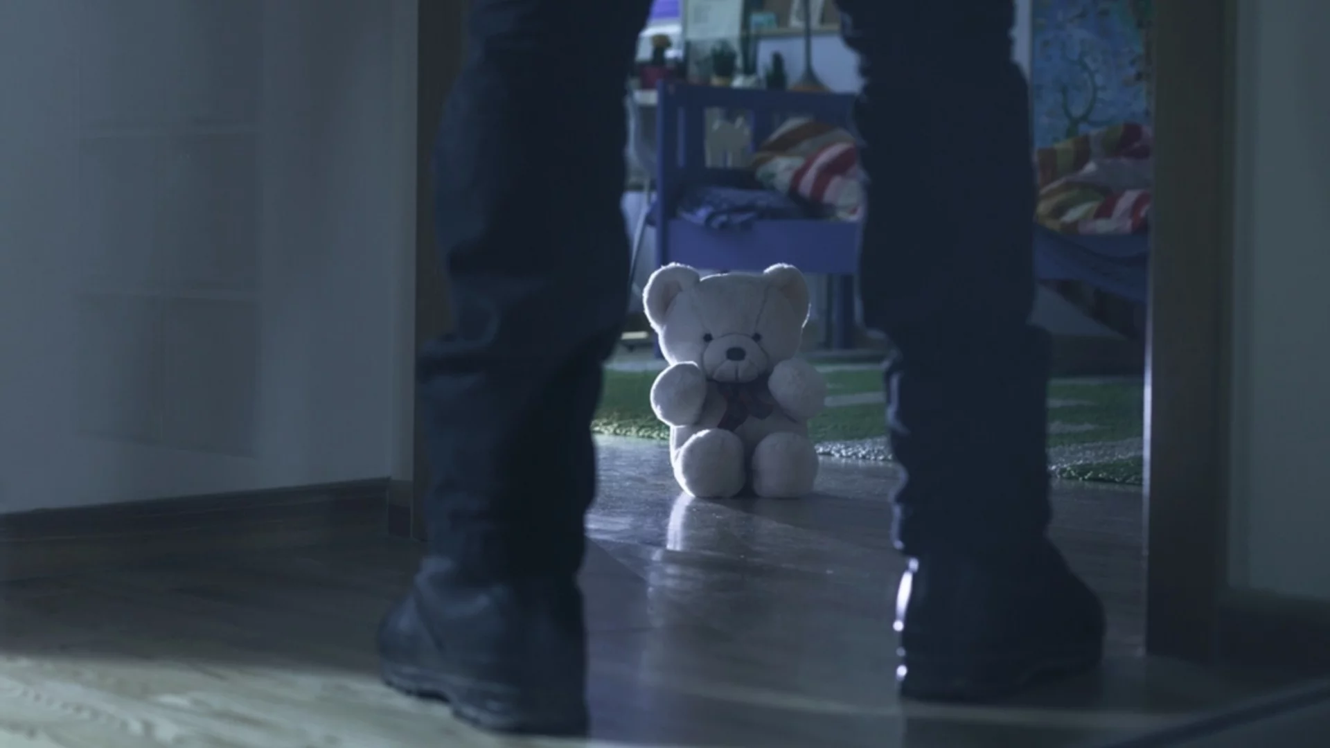 Великобритания всеки месец арестува по 1000 заподозрени в педофилия