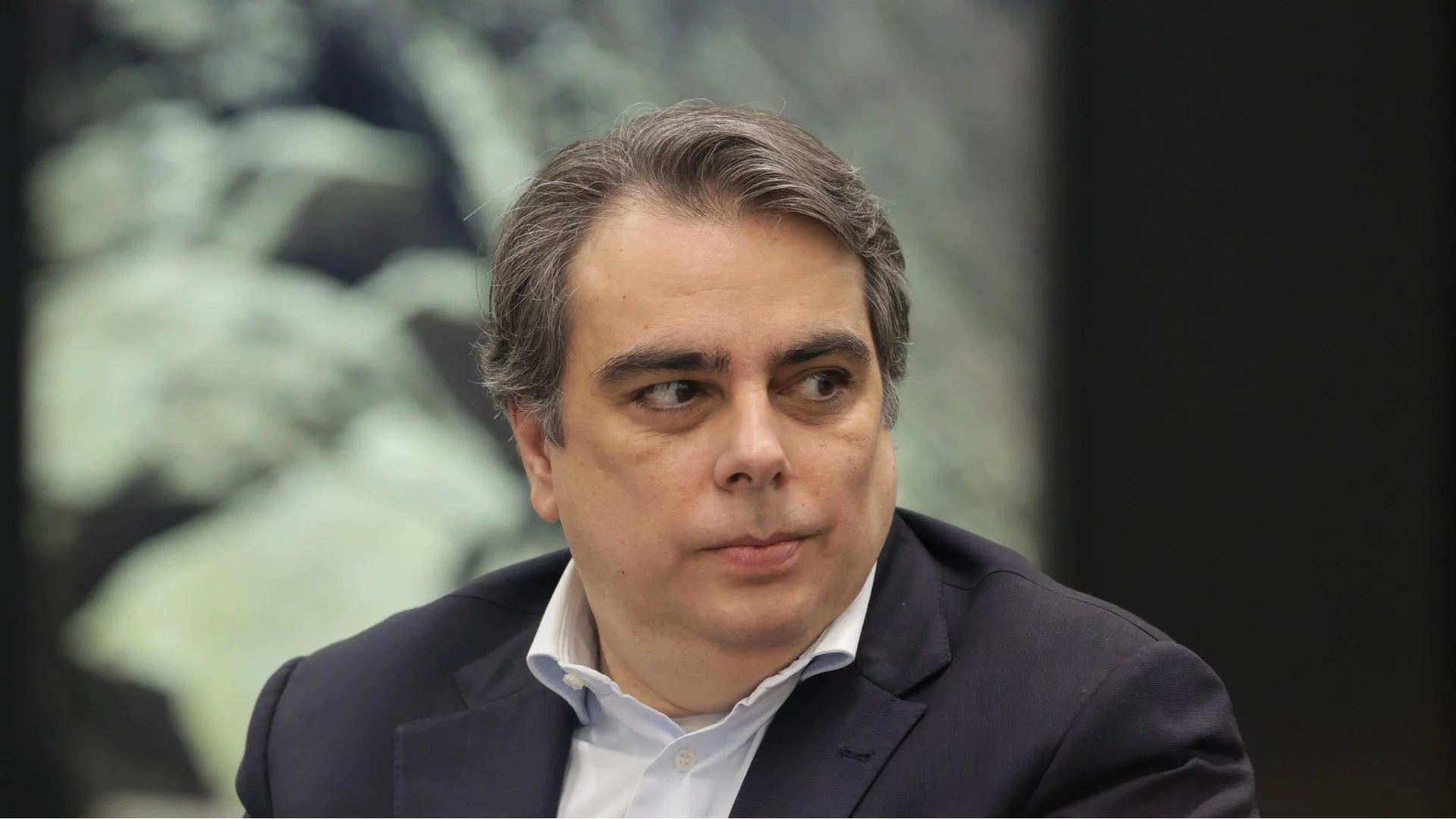 Трагедията "Петрохан" не вреди на ПП: Асен Василев обвини три служби в чадър и покровителство