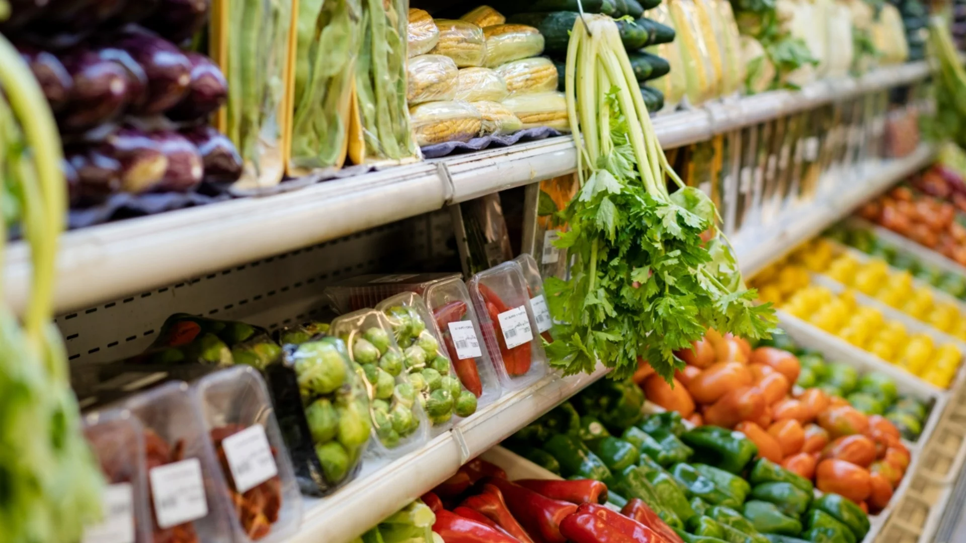 КЗК включва плодовете и зеленчуците в секторния анализ на храните