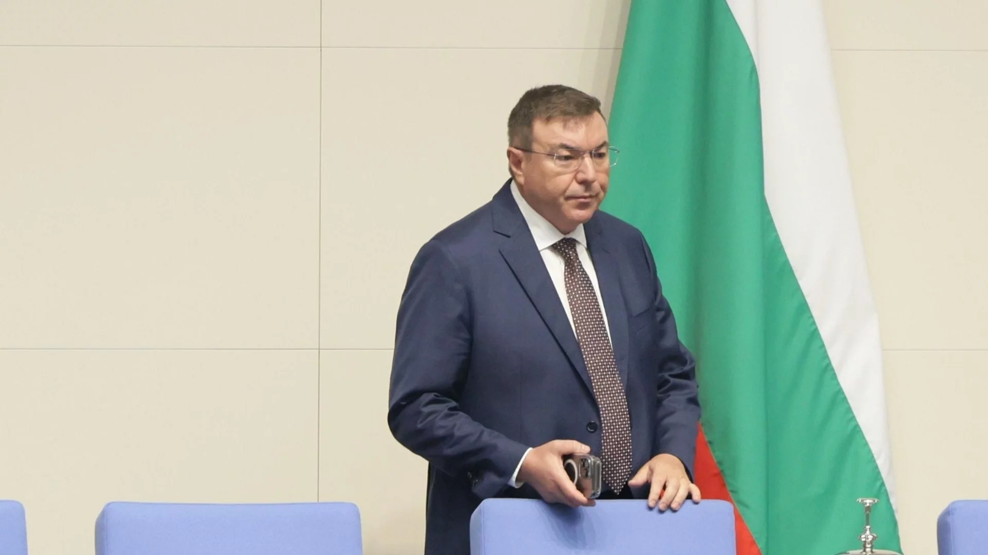 "Виджаме намигания в много посоки": ГЕРБ за новия служебен кабинет