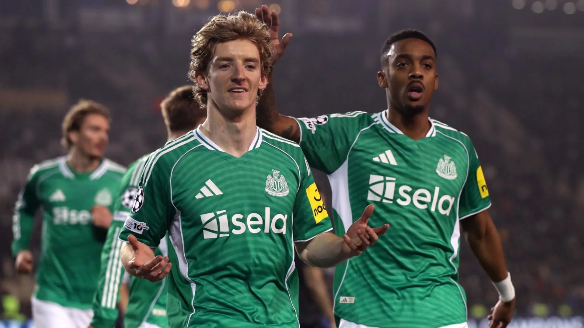 Хеттрик за 14 минути и 5 гола за едно полувреме: Нюкасъл унищожи Карабах в Шампионска лига