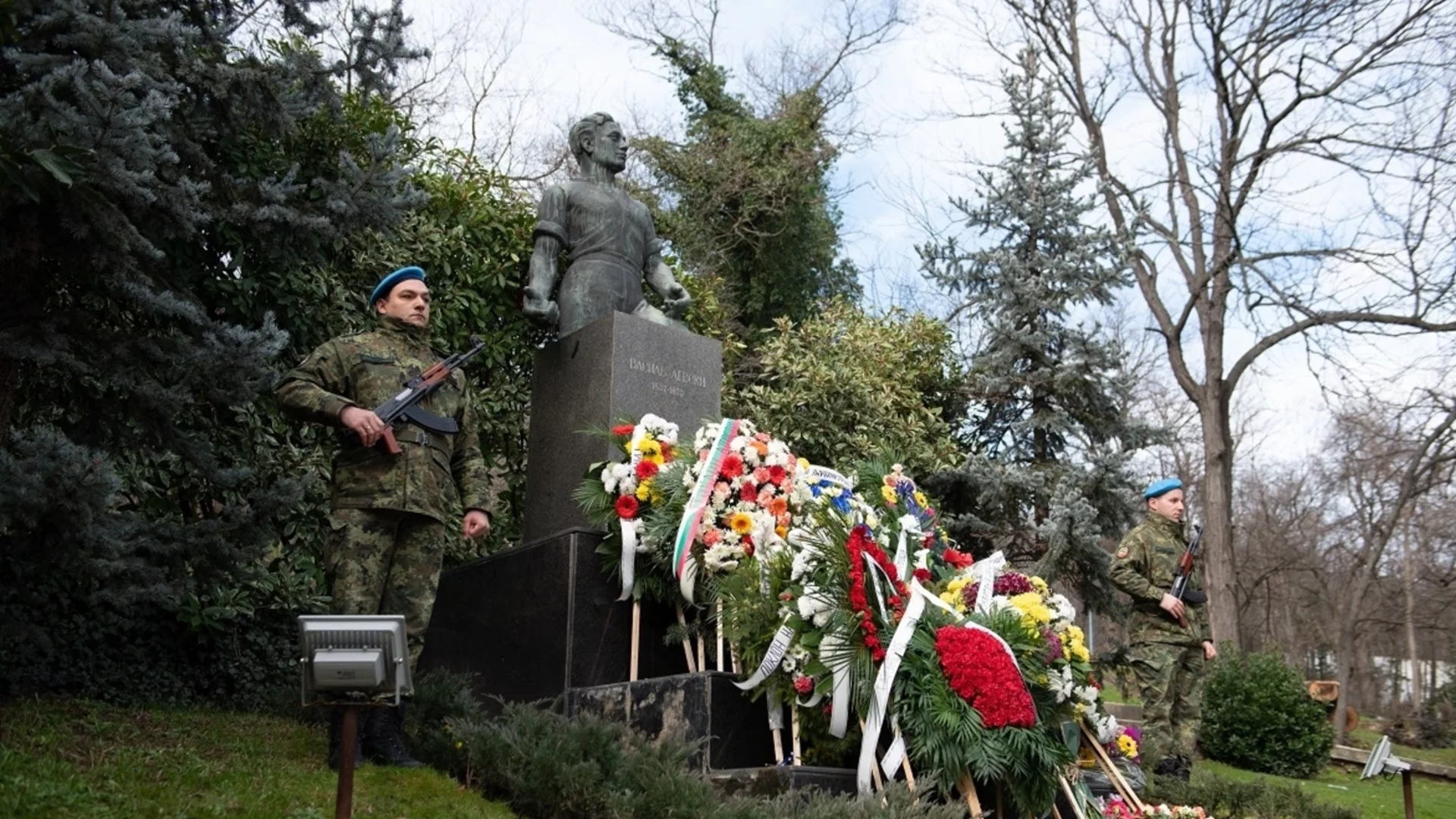 Пловдив се преклони пред делото на Васил Левски (СНИМКИ)