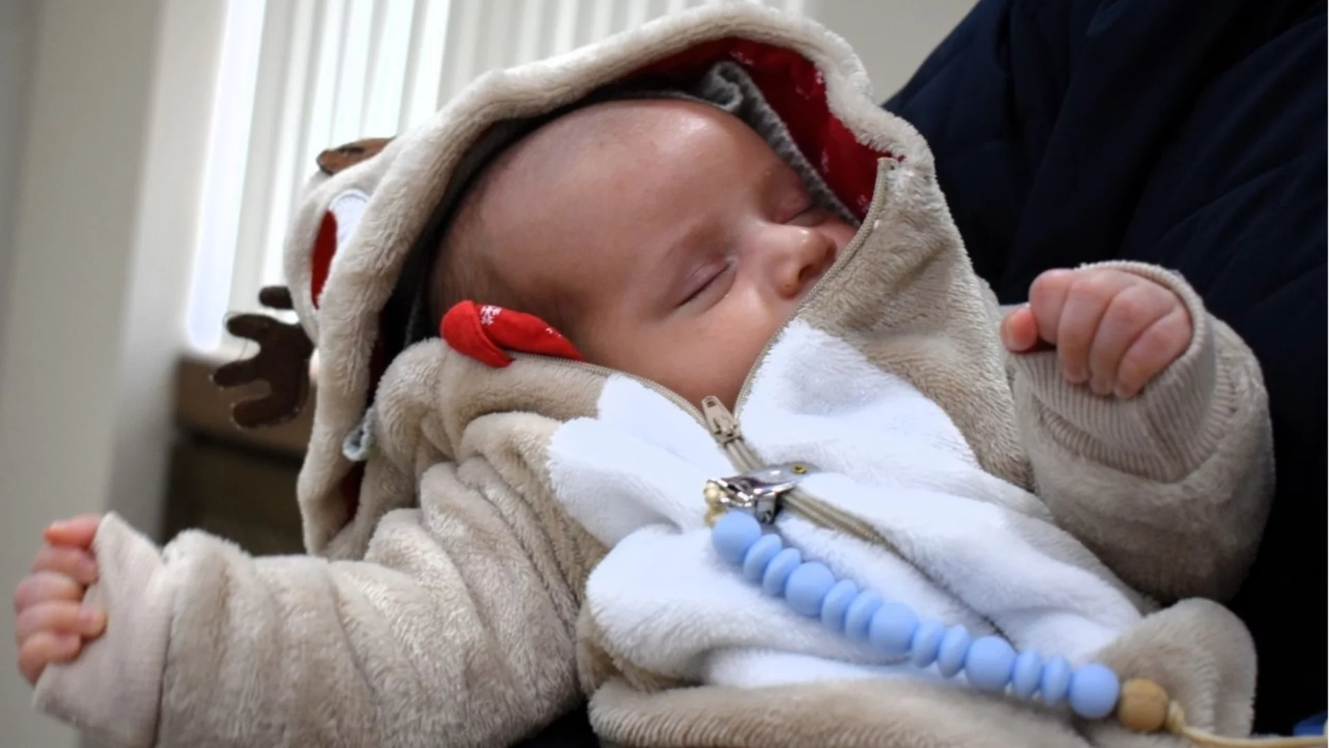 Първото бебе на Асеновград за 2026 г. получи подаръци от общината