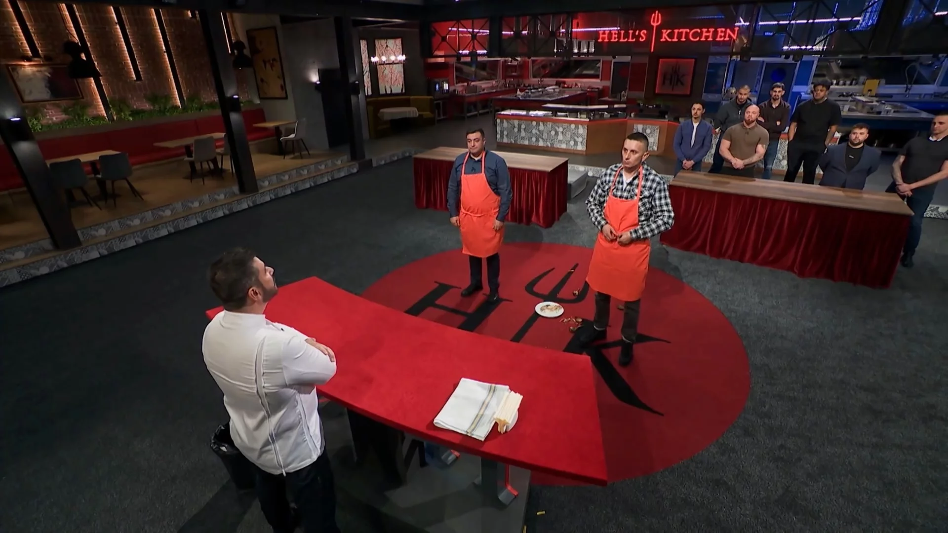 Танц на победата и изненадващи номинации в първия епизод на "Hell's Kitchen" 8 (ВИДЕО)
