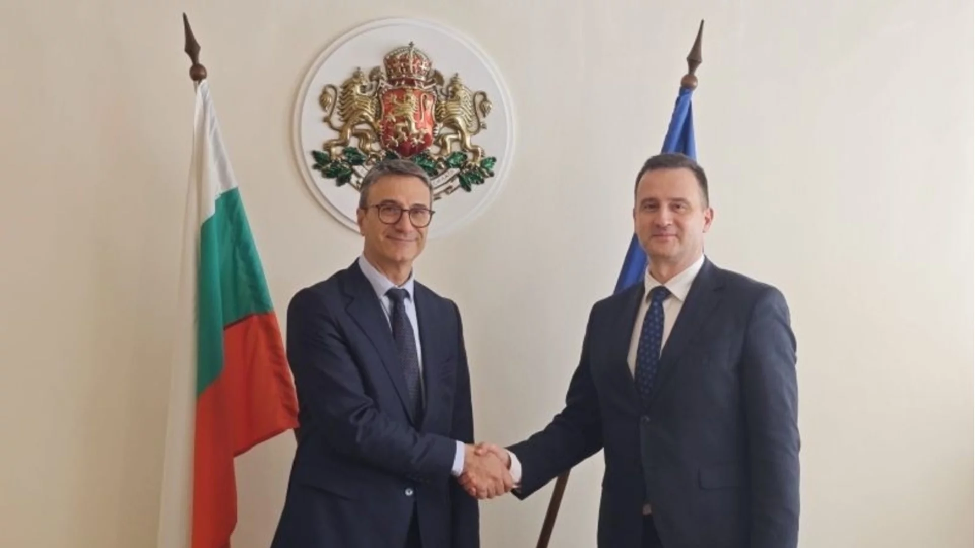 С обещание за защита на националния интерес: Трайчо Трайков пое енергийното министерство от Жечо Станков