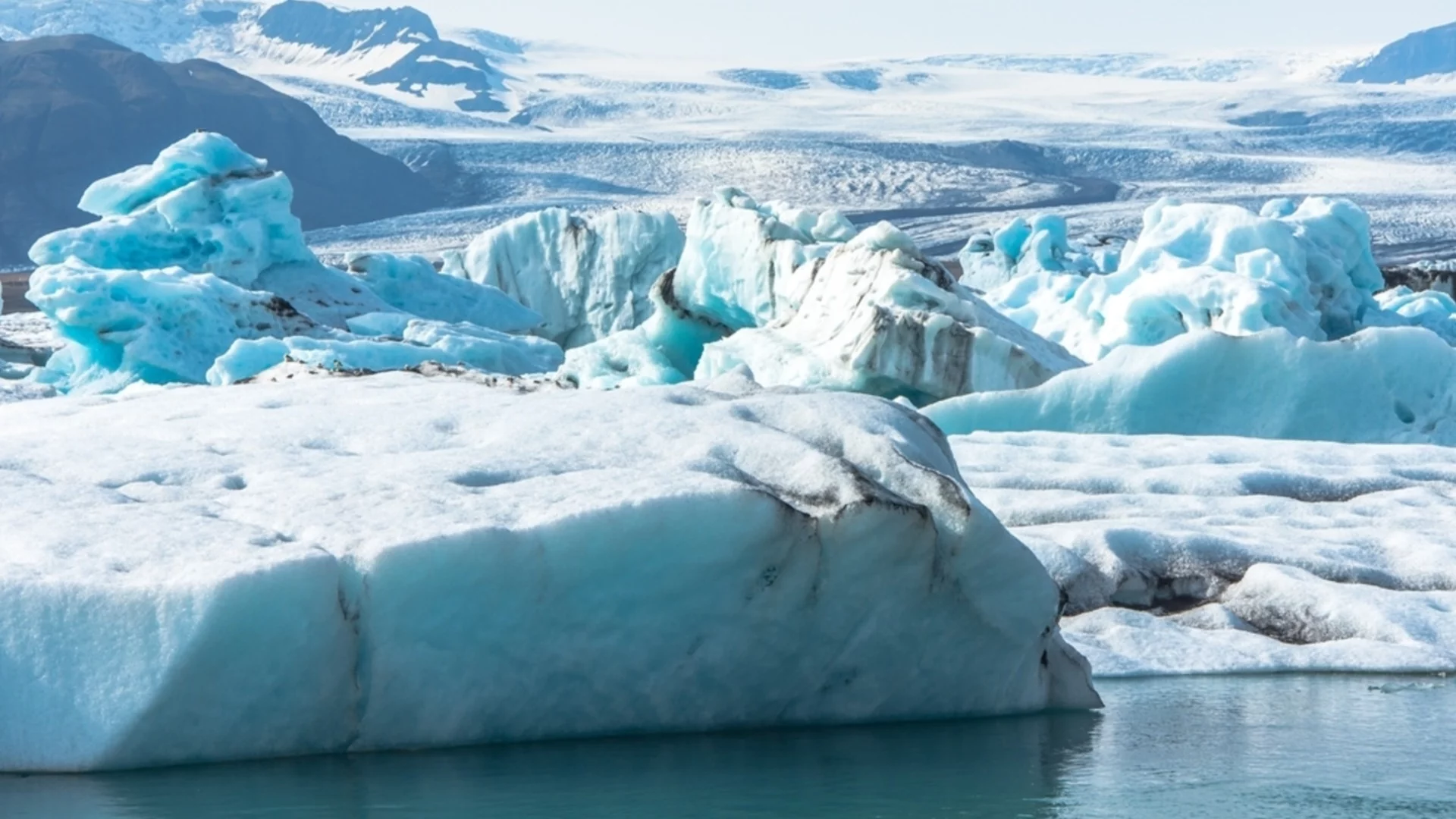 Голяма изненада под леда в Антарктида: Какво откриха учените след пробиване на рекордна дълбочина 