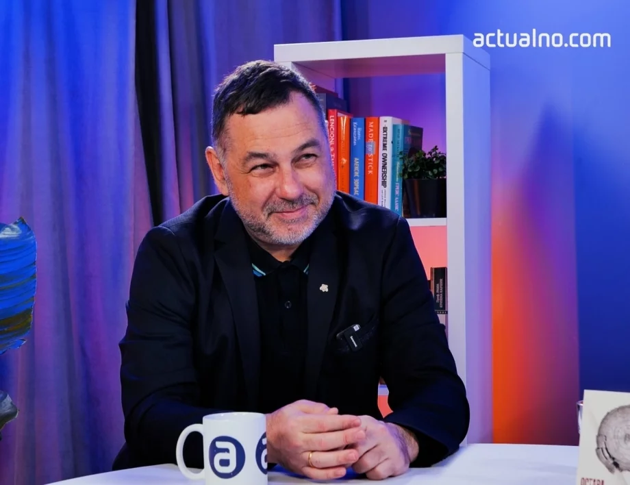 "Съвсем различно е да създаваш музика за театър, там няма его": Свилен Ноев в Студио Actualnо (ВИДЕО)