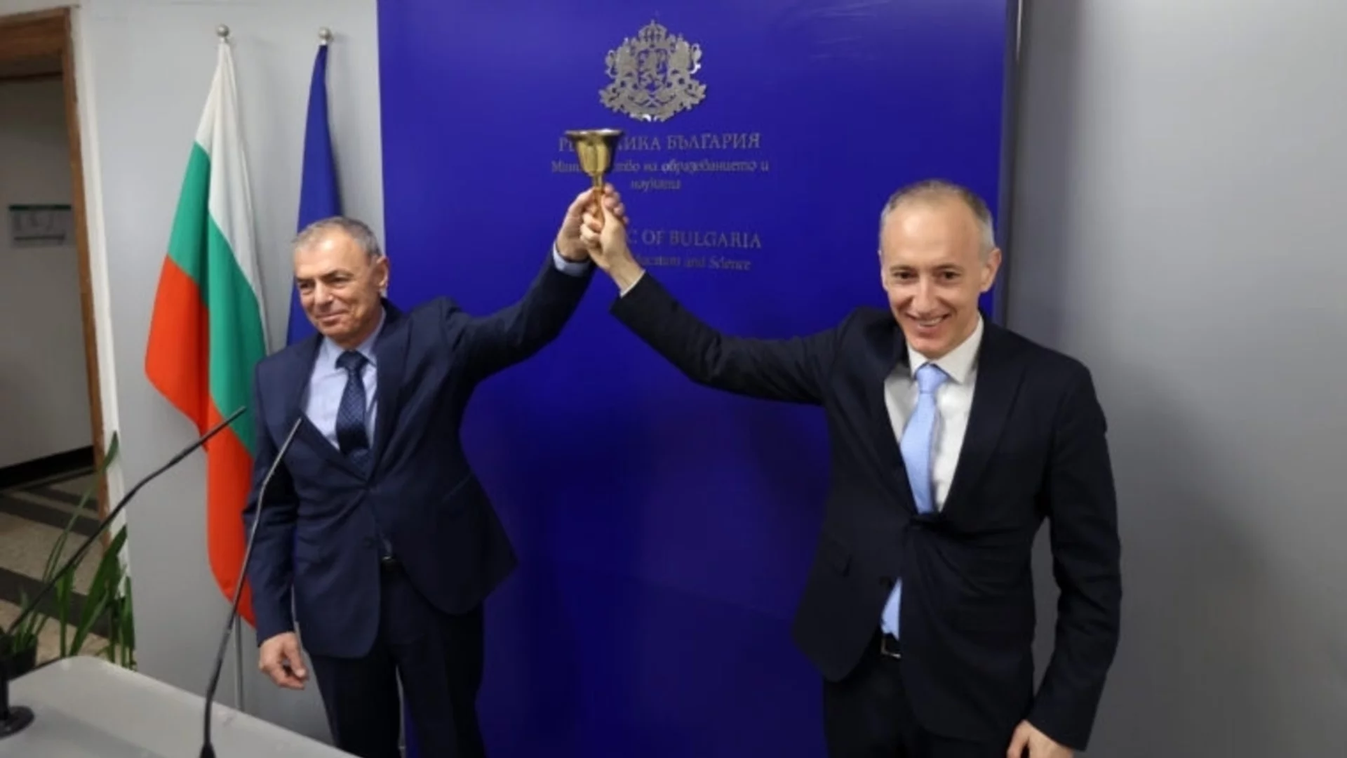 Смяна на властта в МОН: Министър Сергей Игнатов обеща плавен преход и защита от политизиране