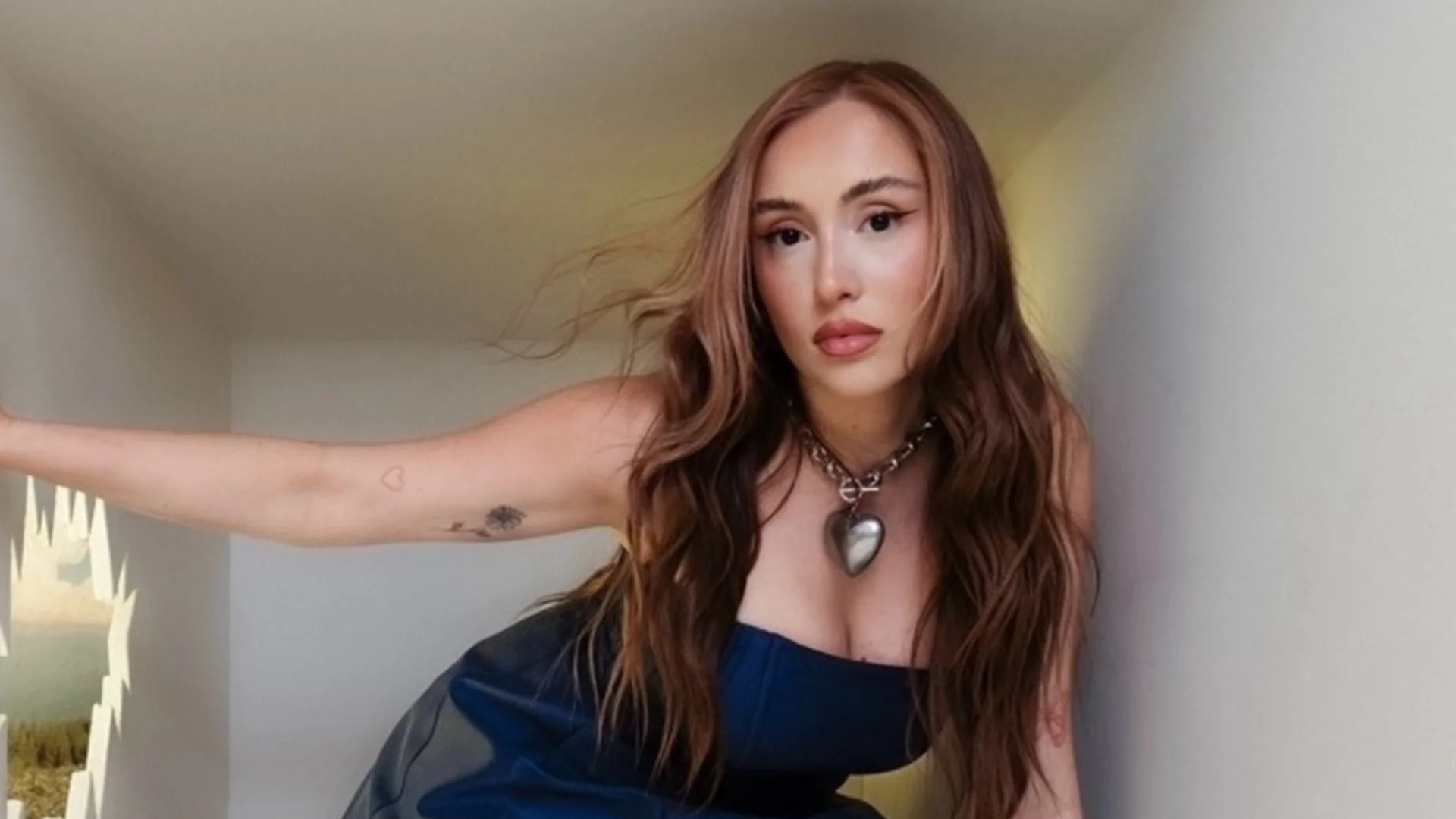 "LADIDA" и вътрешният монолог на Дара Екимова (ВИДЕО)