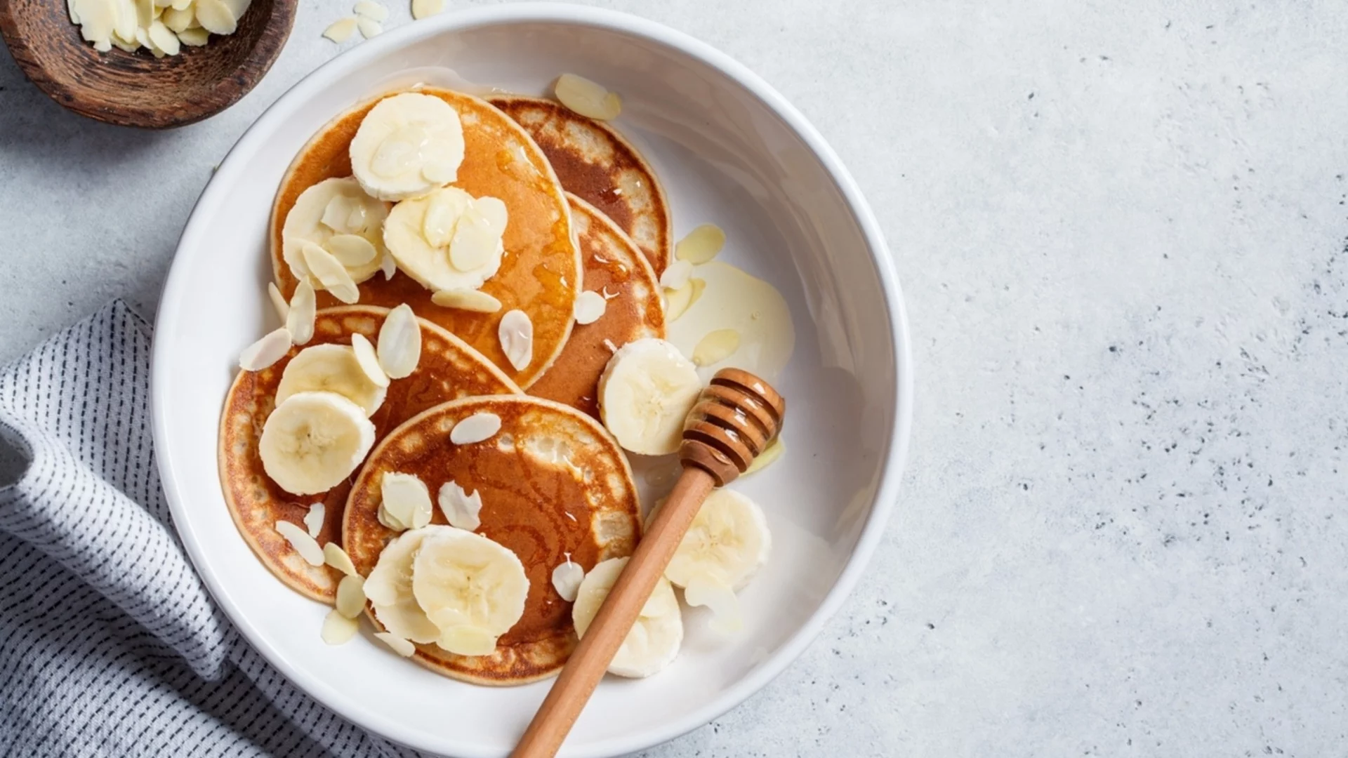 Как да направим по-пухкави палачинки с малка промяна в сместа