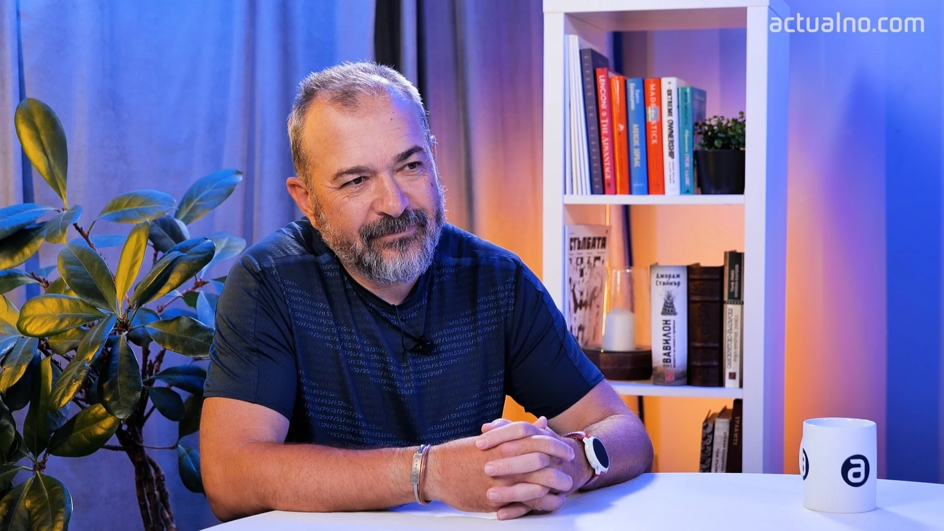 "Колкото повече детайли излизат, толкова по-очевидно става, че тази версия продължава да е съшита с бели конци"