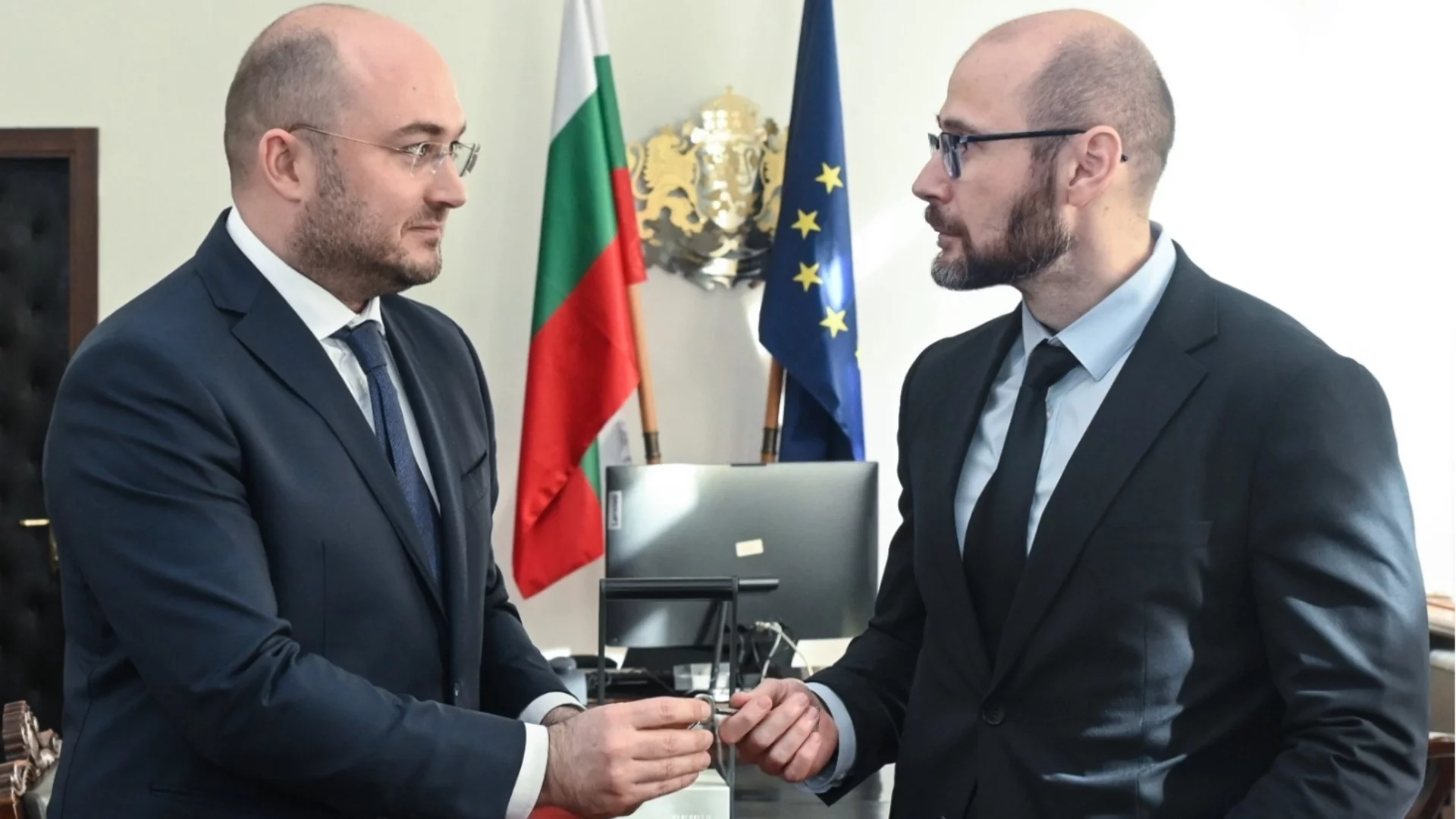 Вицепремиерът Янкулов ще има подкрепата на ГЕРБ в пленарна зала (СНИМКИ)