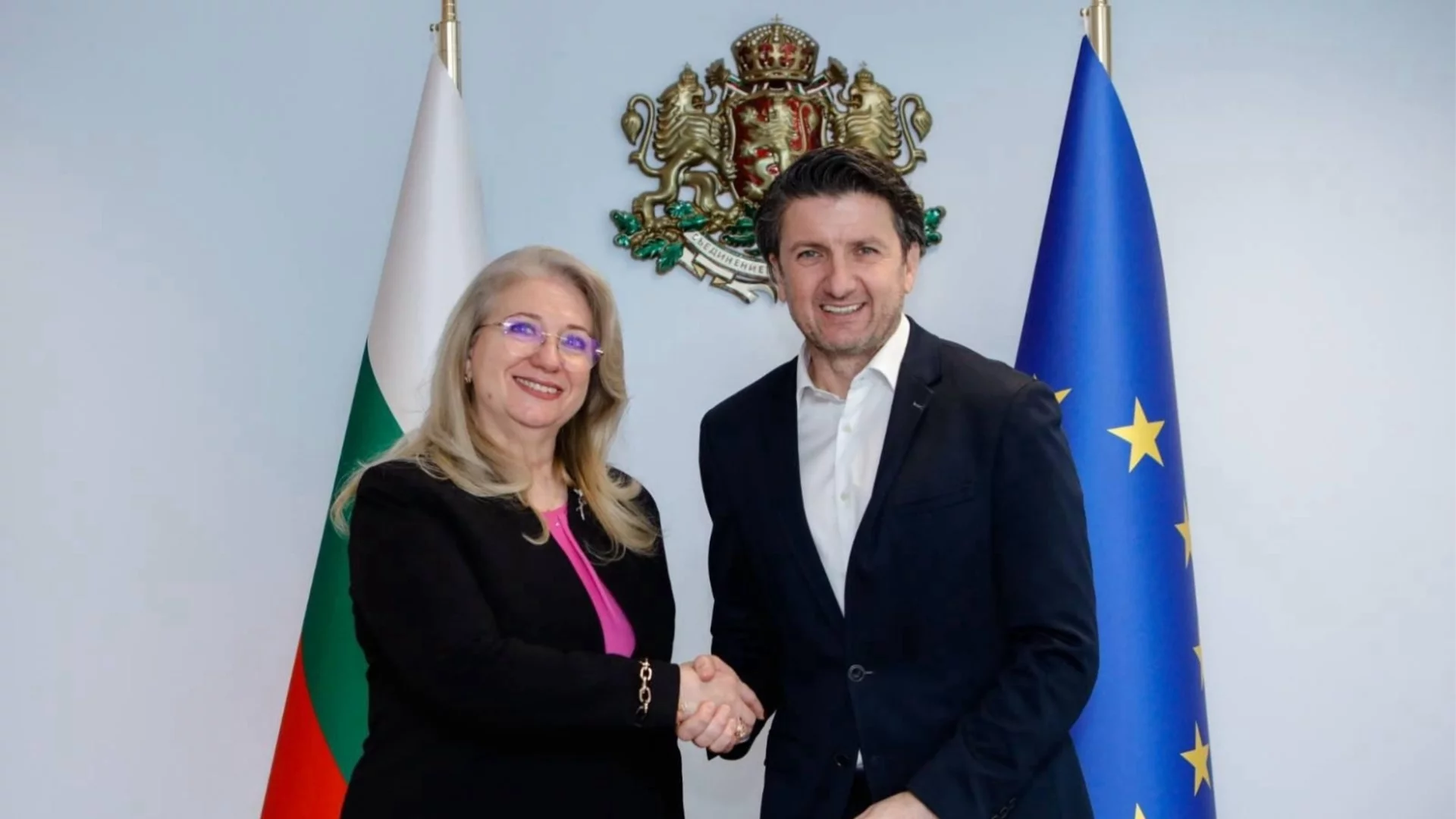 Смяната на министъра на туризма: Боршош предаде властта на Ирена Георгиева с три важни мисии