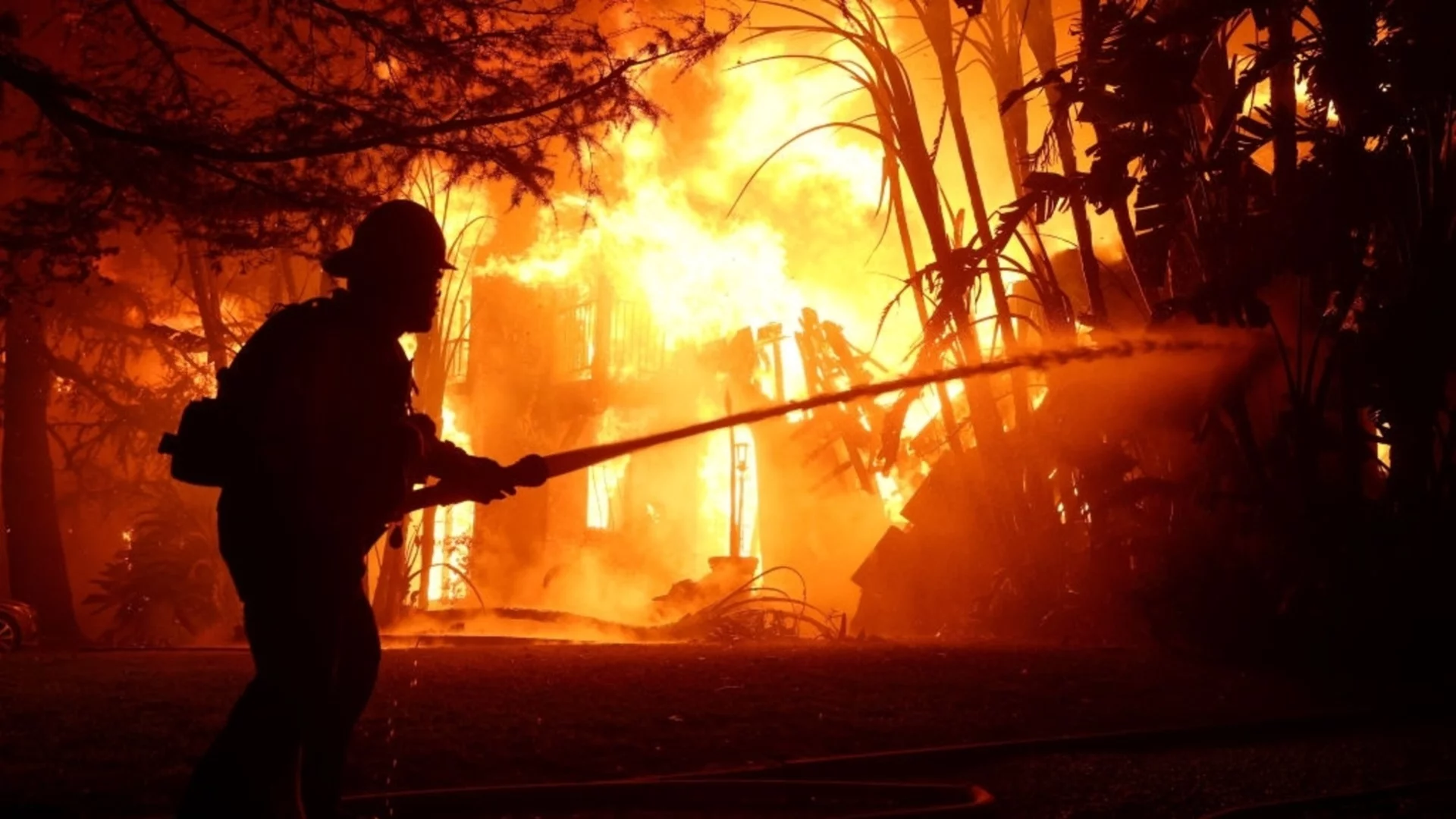 Проучване: Броят на дните с екстремни пожари в света се увеличава