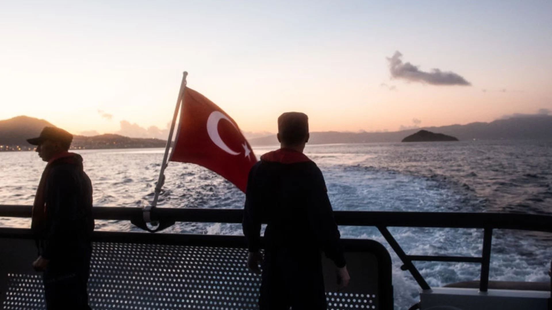 Турция подкрепя Либия срещу Гърция и американския гигант Chevron