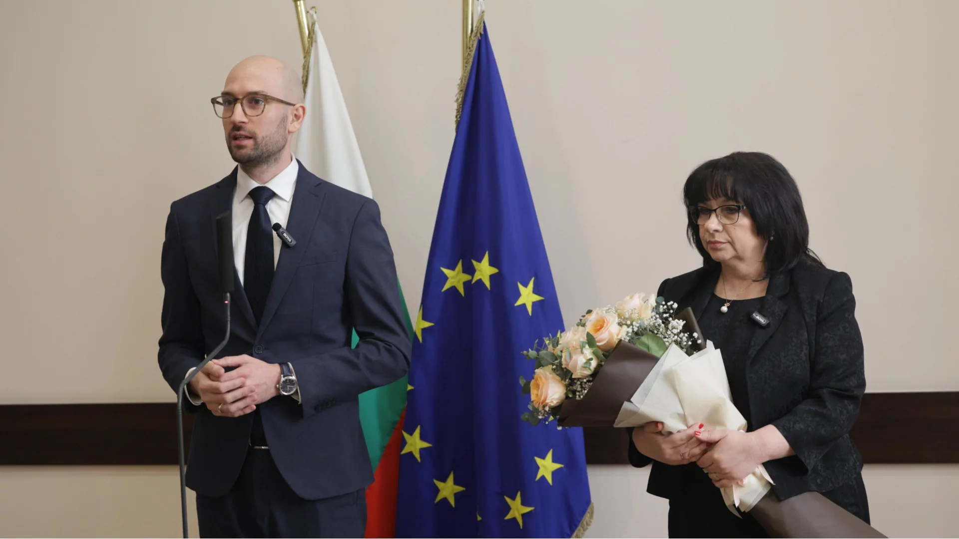 Пари за общините и удължителен бюджет: Клисурски пое властта във финансите от Петкова (СНИМКИ)