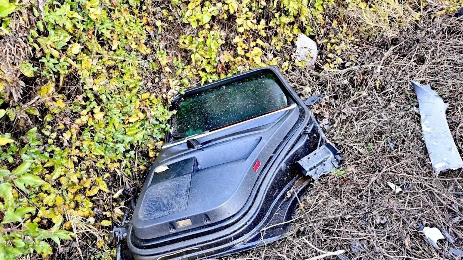 Кола падна в дере край Хасково, има жертви и ранени