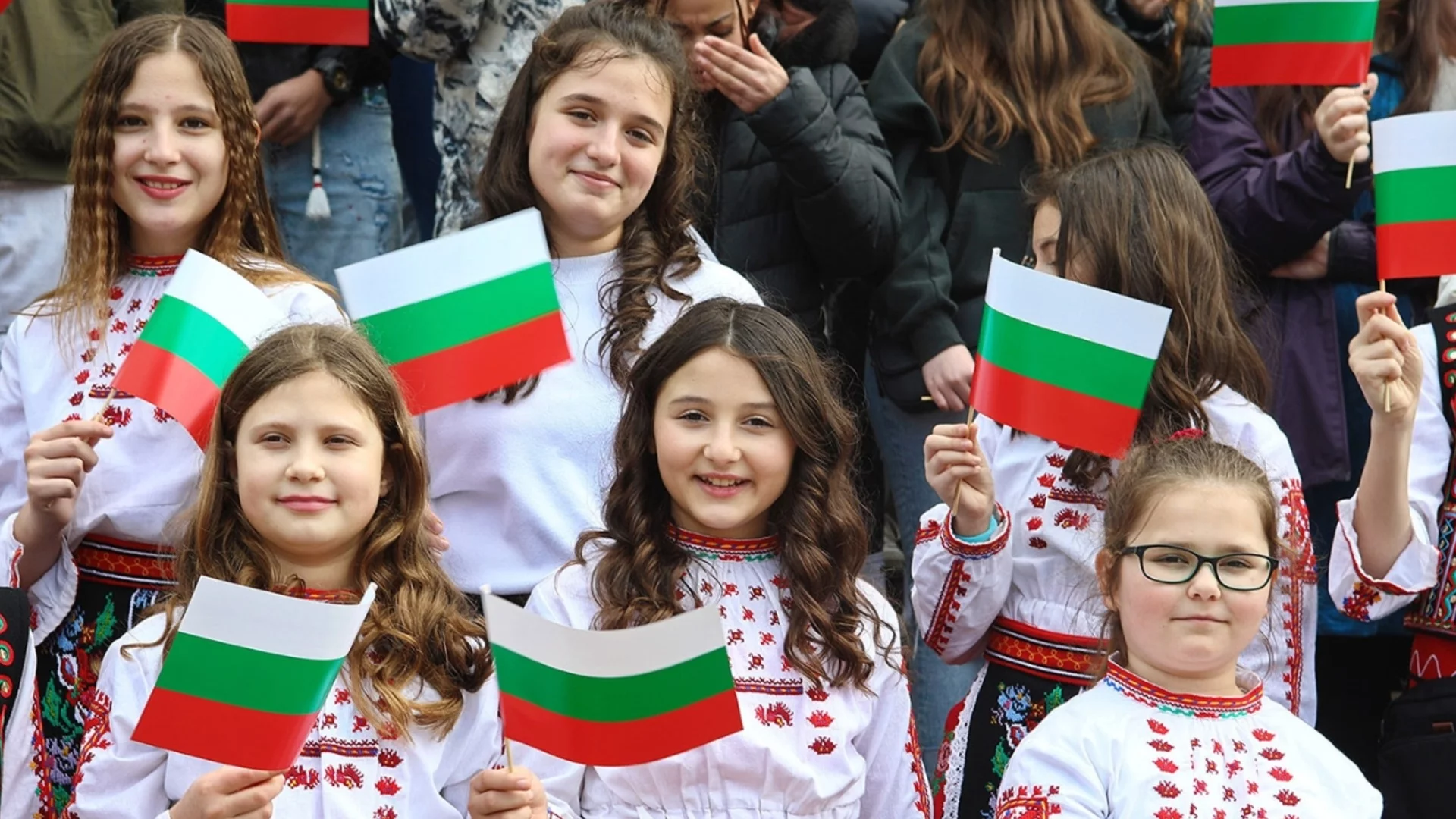 За 11-та поредна година над 200 деца ще рецитират заедно "Аз съм българче"