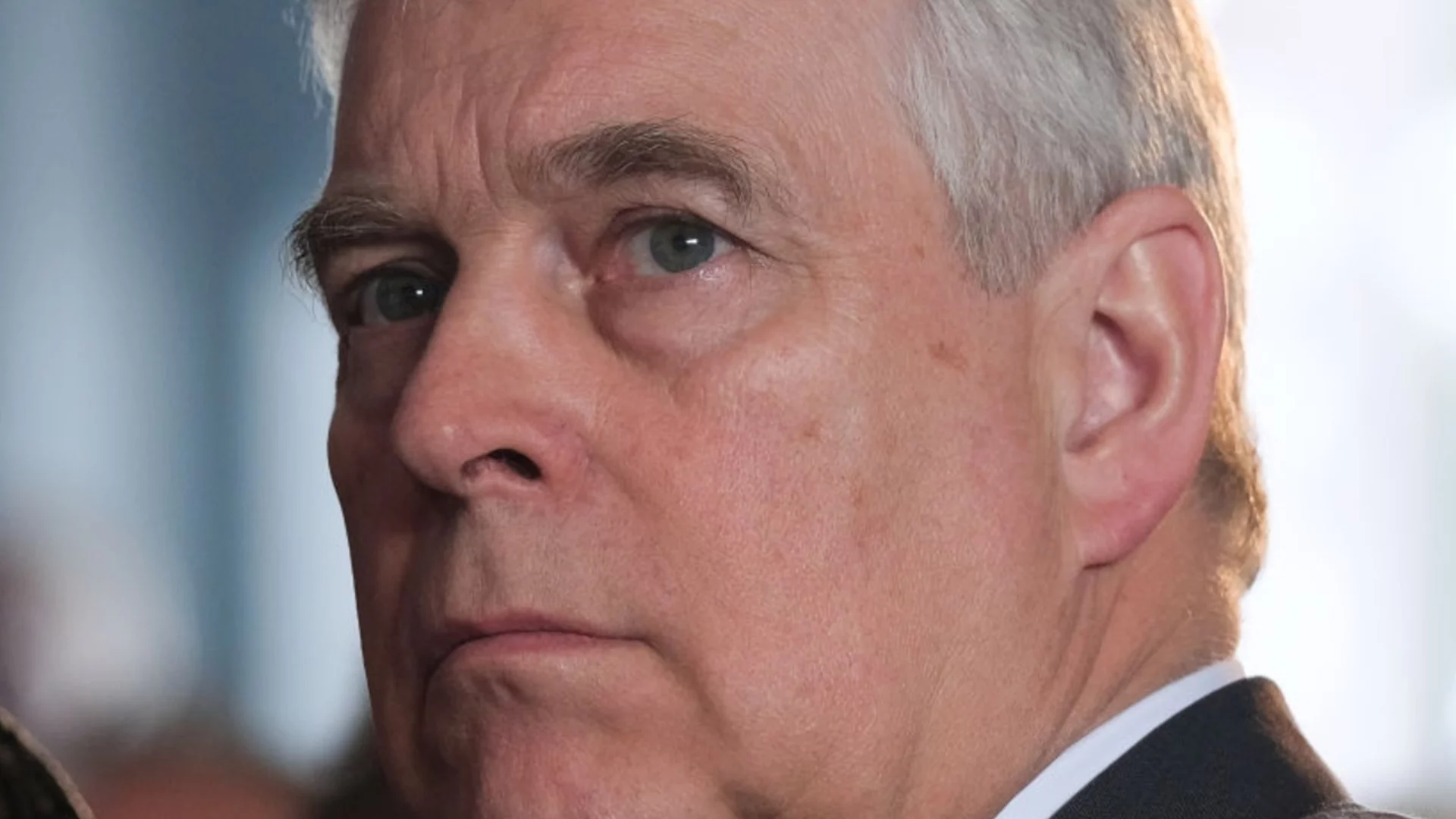 Продължават обиските в дома на бившия принц Андрю. Тръмп: Това е позор