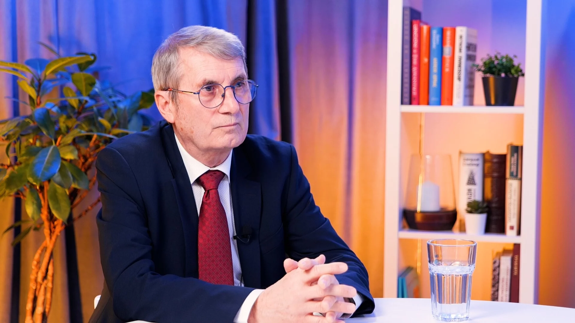 Бивш здравен министър се извини публично на свой предшественик заради лъжливо обвинение