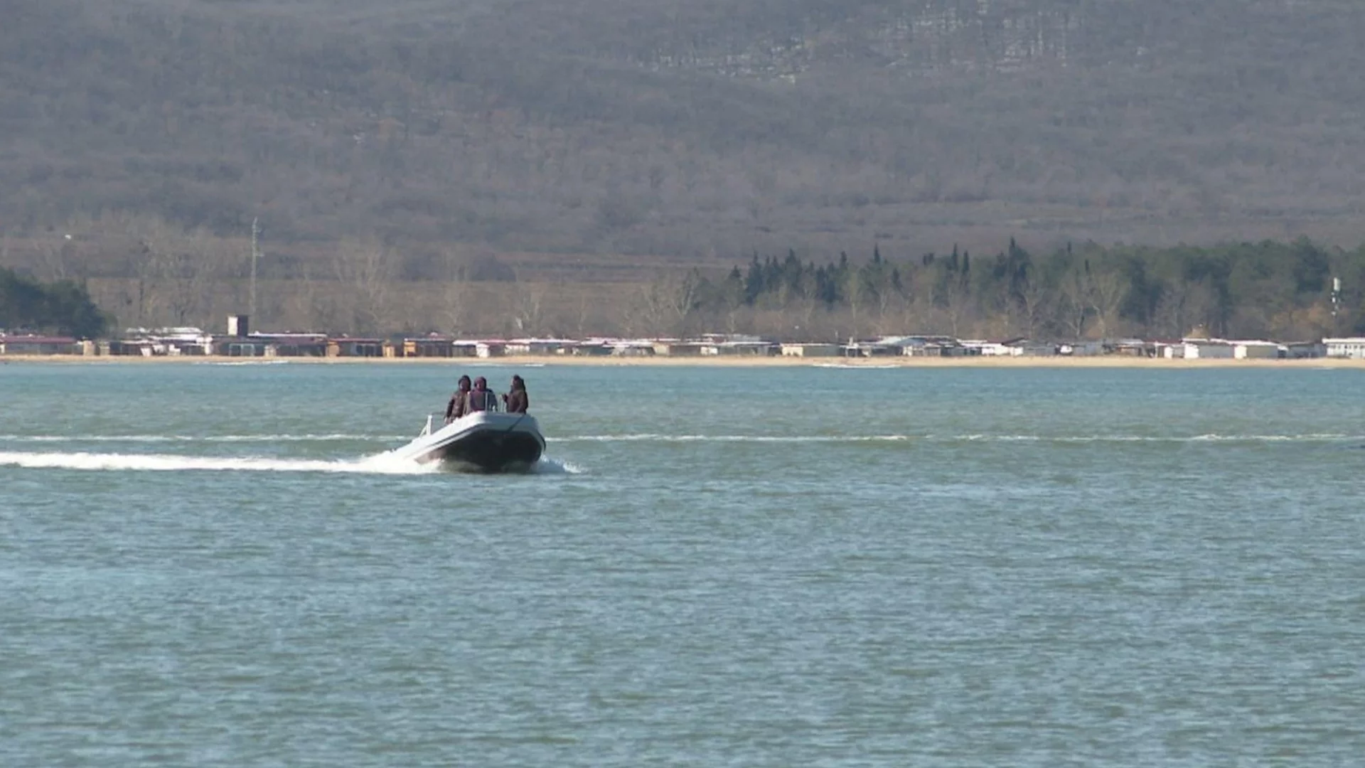 Водолази и подводни дронове търсят кораба, изчезнал край Маслен нос (ВИДЕО)