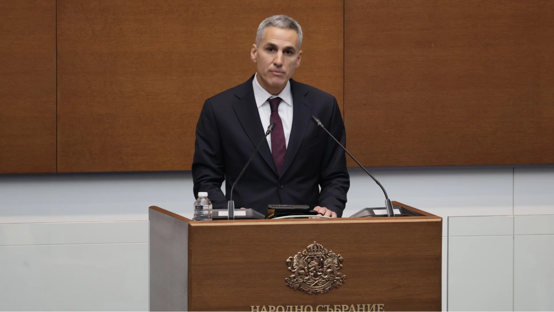 Гюров прие оставката на вицепремиера за честни избори Стоил Цицелĸов