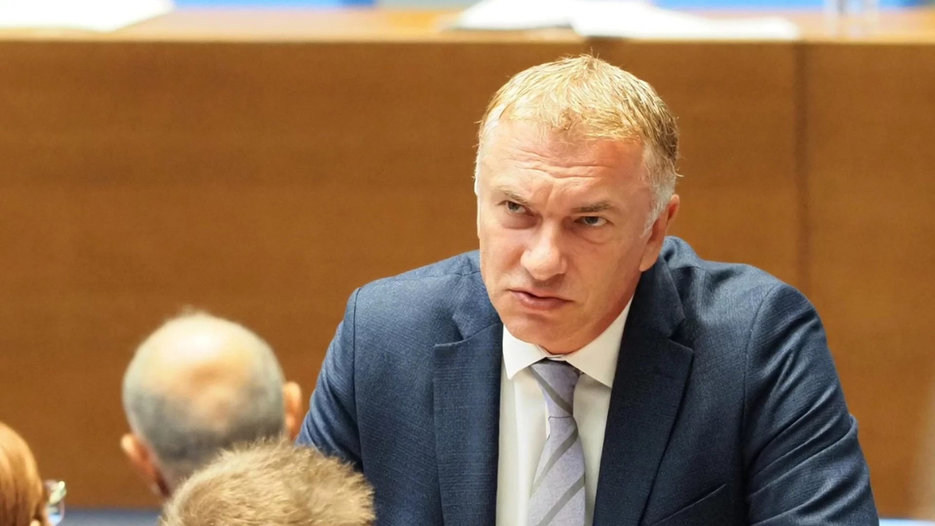 В навечерието на предизборната кампания: Хората на Доган изглежда мечтаят да агитират на майчин език