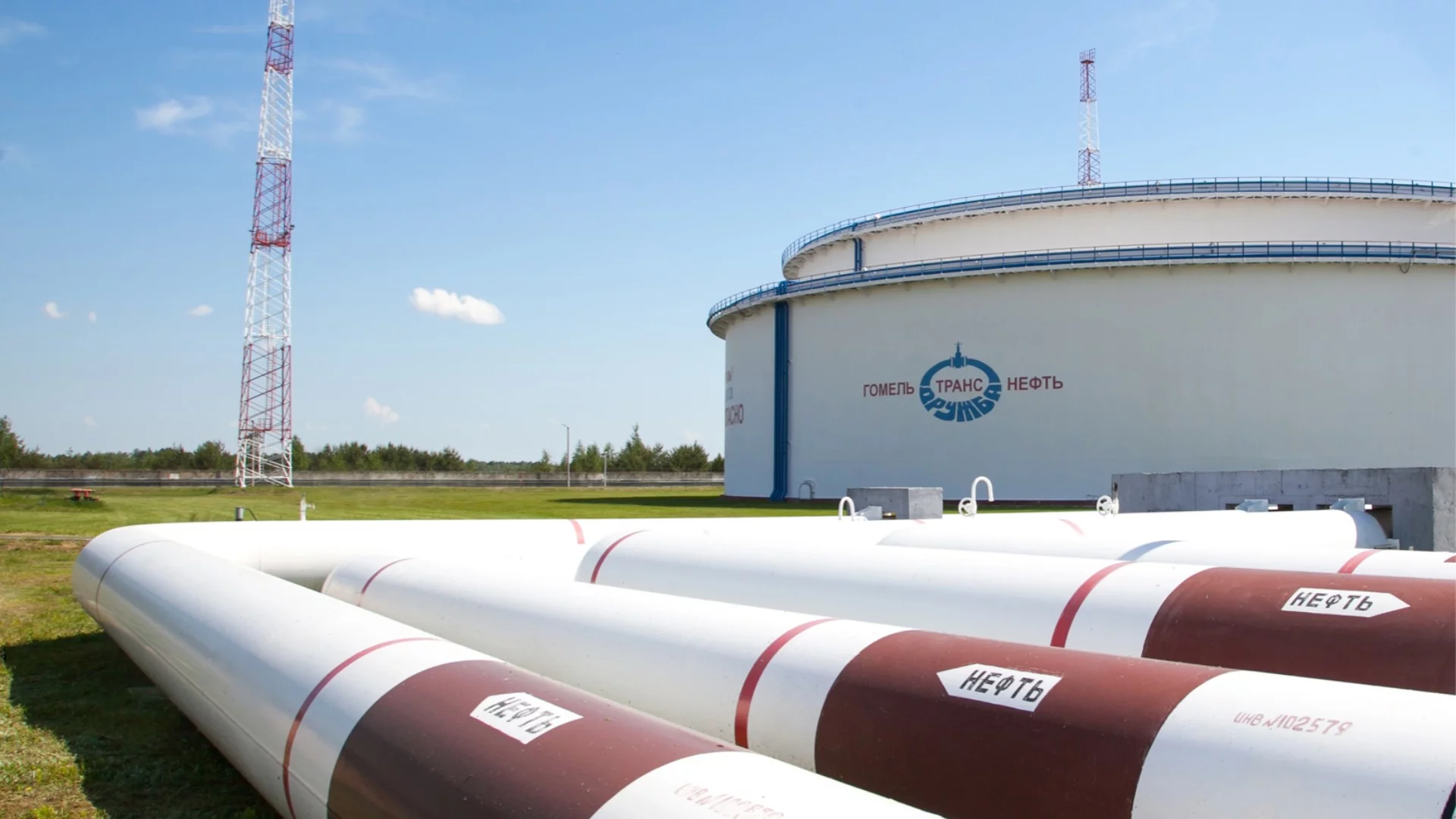 Руският петрол губи Индия, крепи се на ръба заради геополитическата буря по света