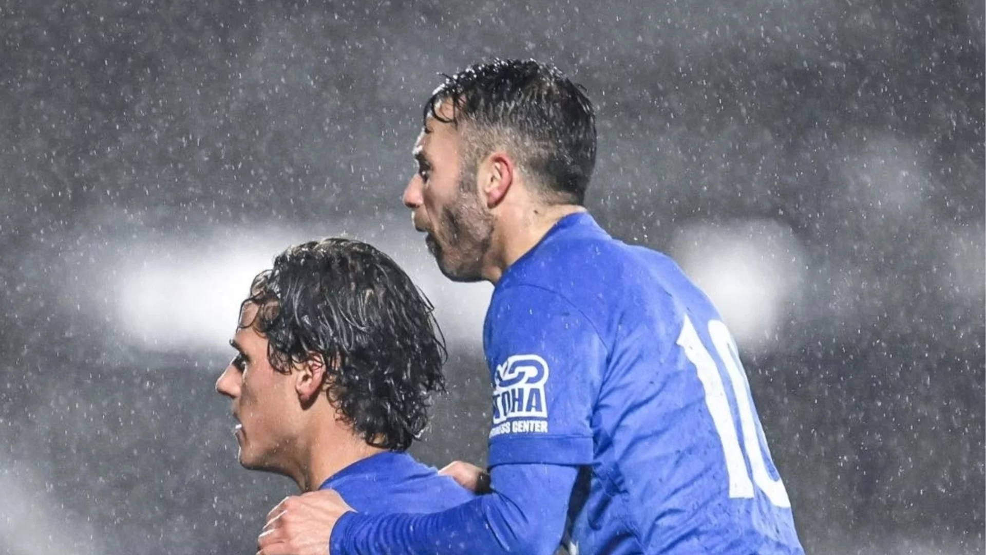 10 от Спартак оцеляха геройски срещу Локо Пловдив! Вратар и гредите спасиха "соколите"