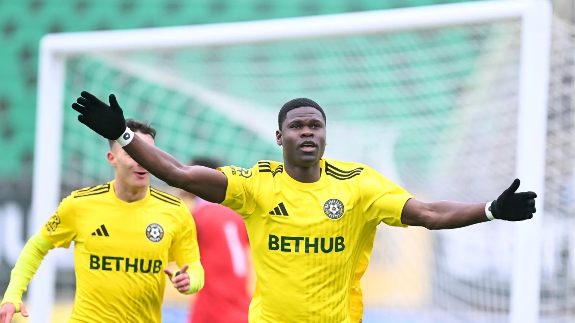 10 от Добруджа взеха дербито на дъното и гледат смело към спасение! Ясен Петров блесна с тактически ход