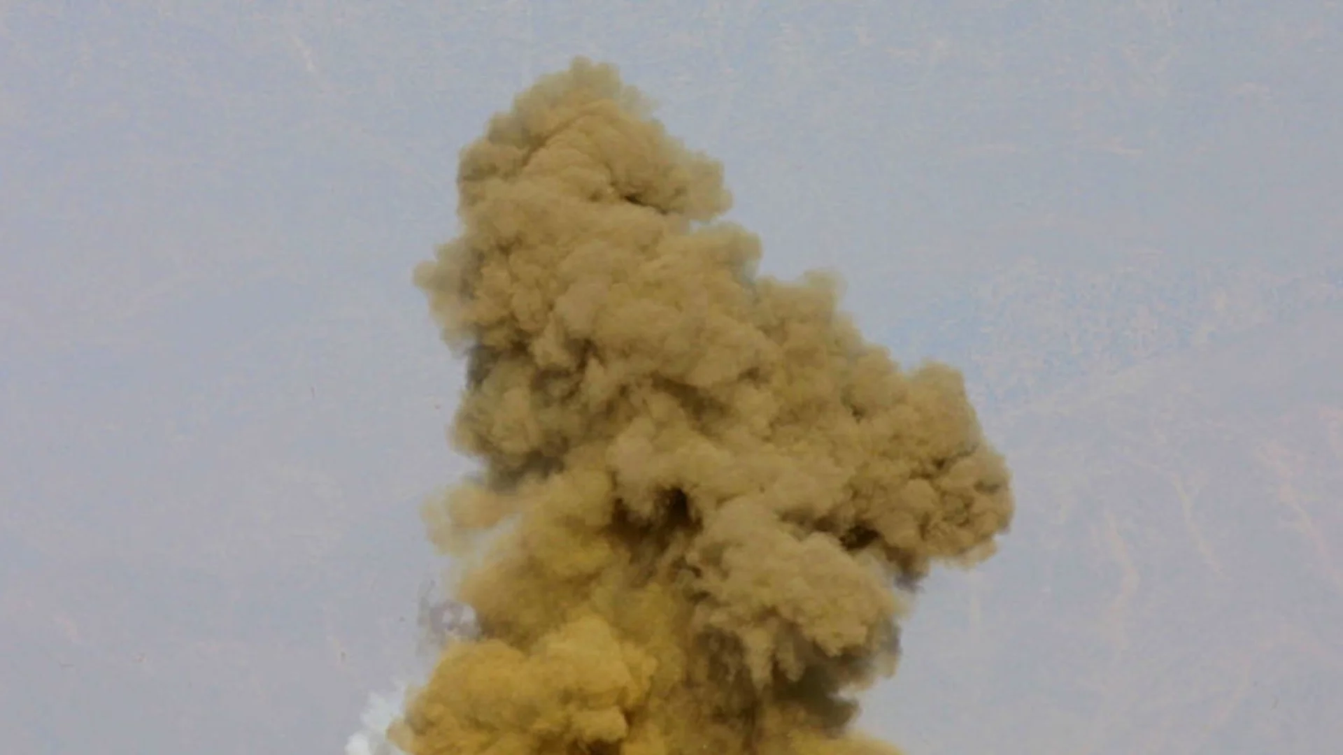 Словакия заплаши да спре тока на Украйна, тя атакува завод след завод в Русия (ВИДЕО)