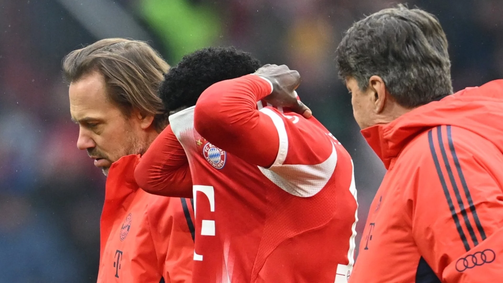 Байерн едва не профука 3 гола аванс и даде много свидна жертва