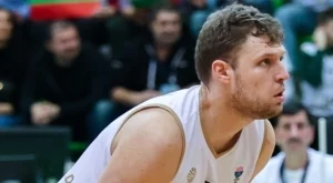 Удар по амбициите ни за Евробаскет: Александър Везенков аут за дълго време?