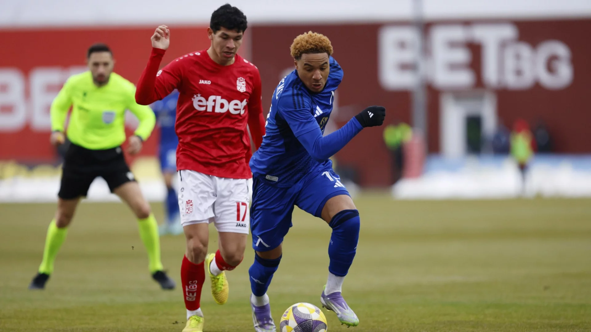 Левски обърна 10 от ЦСКА 1948 и се откъсна още повече на върха в Първа лига