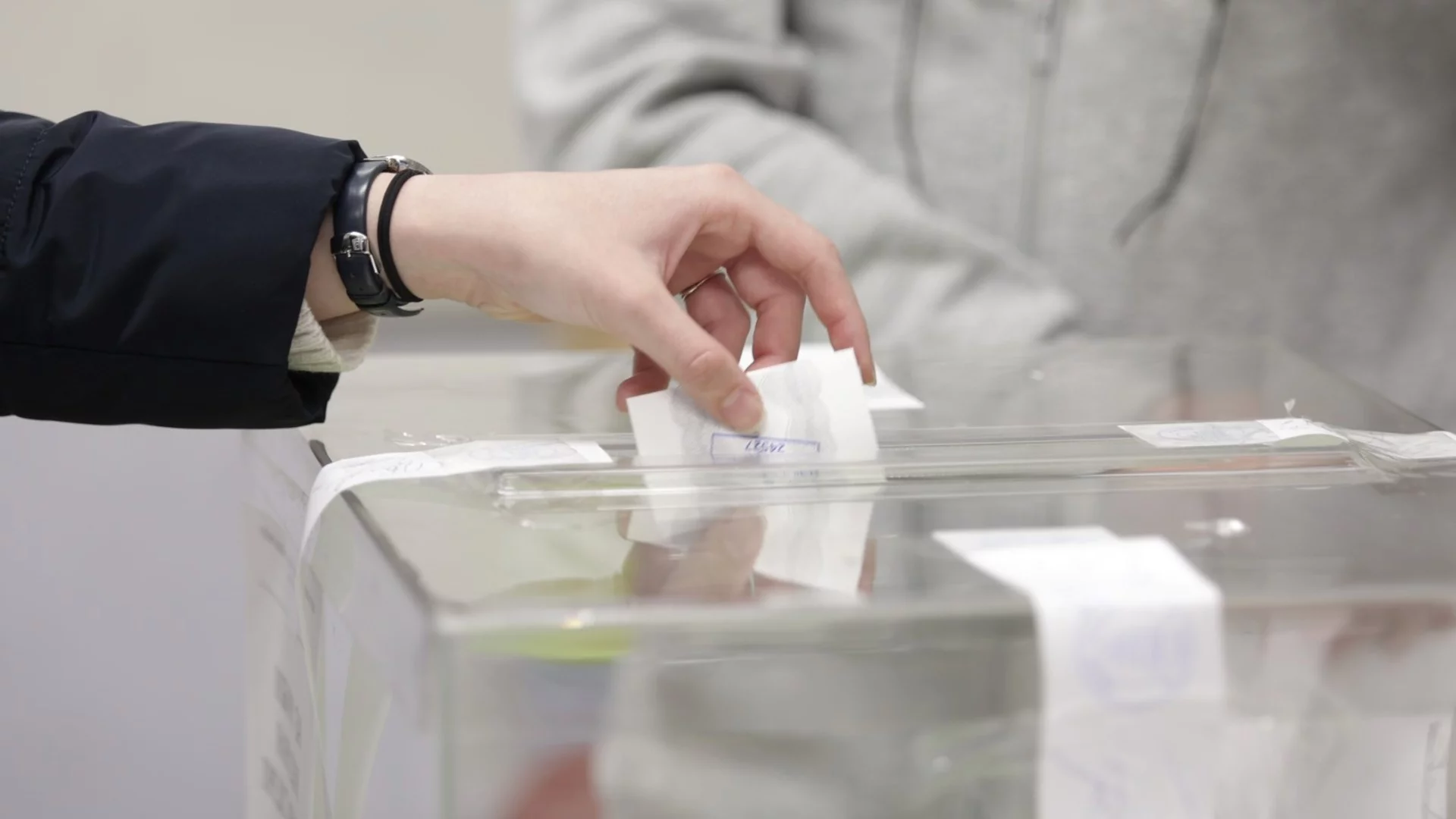 Кой печели народната любов? Ново проучване