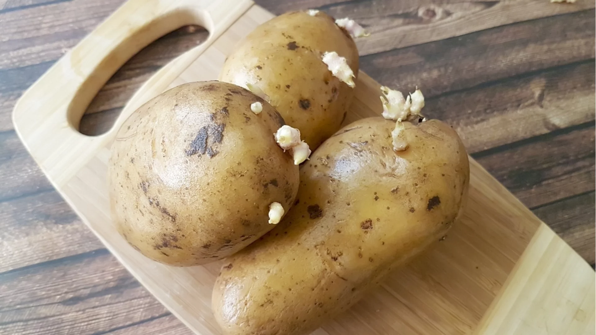 Как да разберете дали покълналите картофи са безопасни за консумация