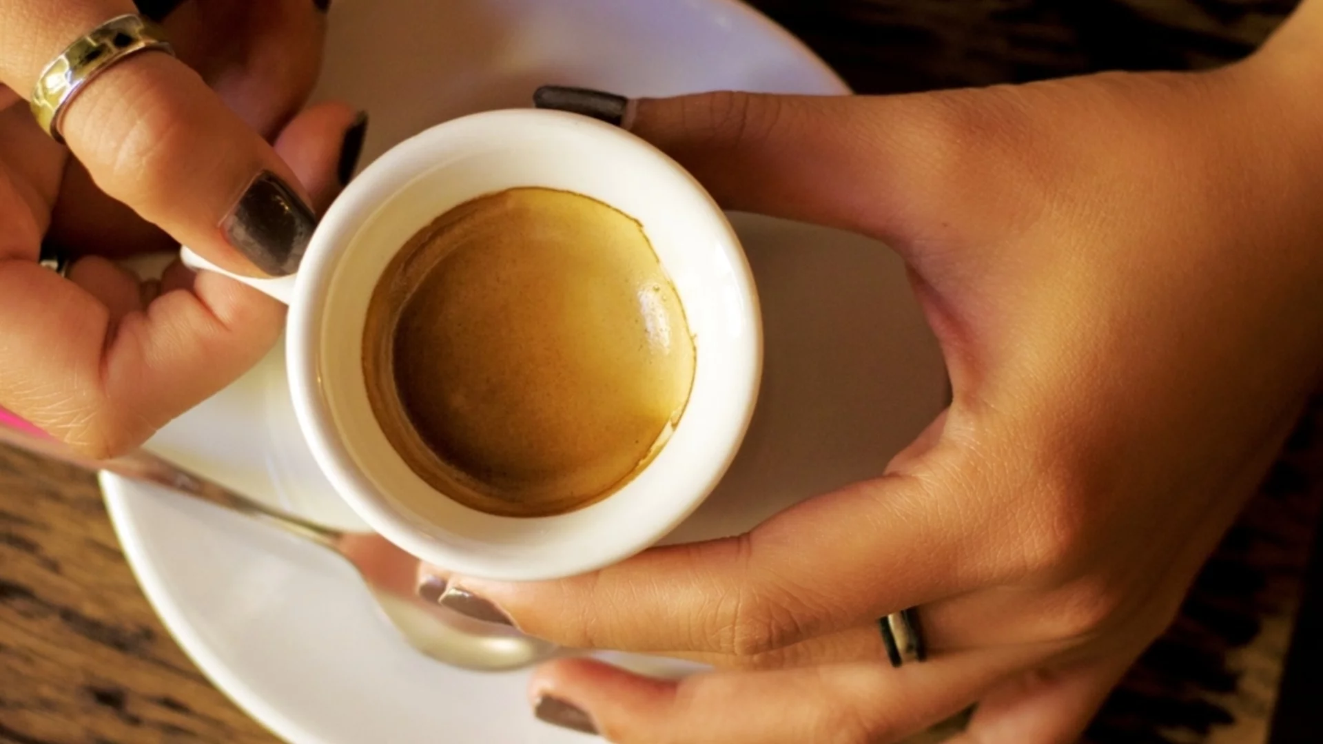 Пиенето на  кафе по това време води до затлъстяване и стрес, и това не е всичко