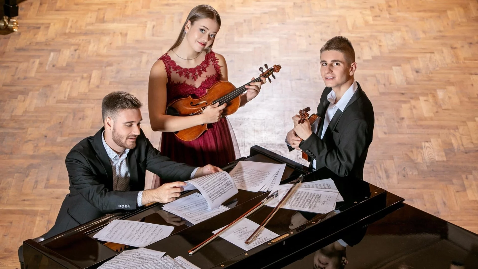 Нов симфоничен оркестър представя трио "Пезанте" на 25 февруари