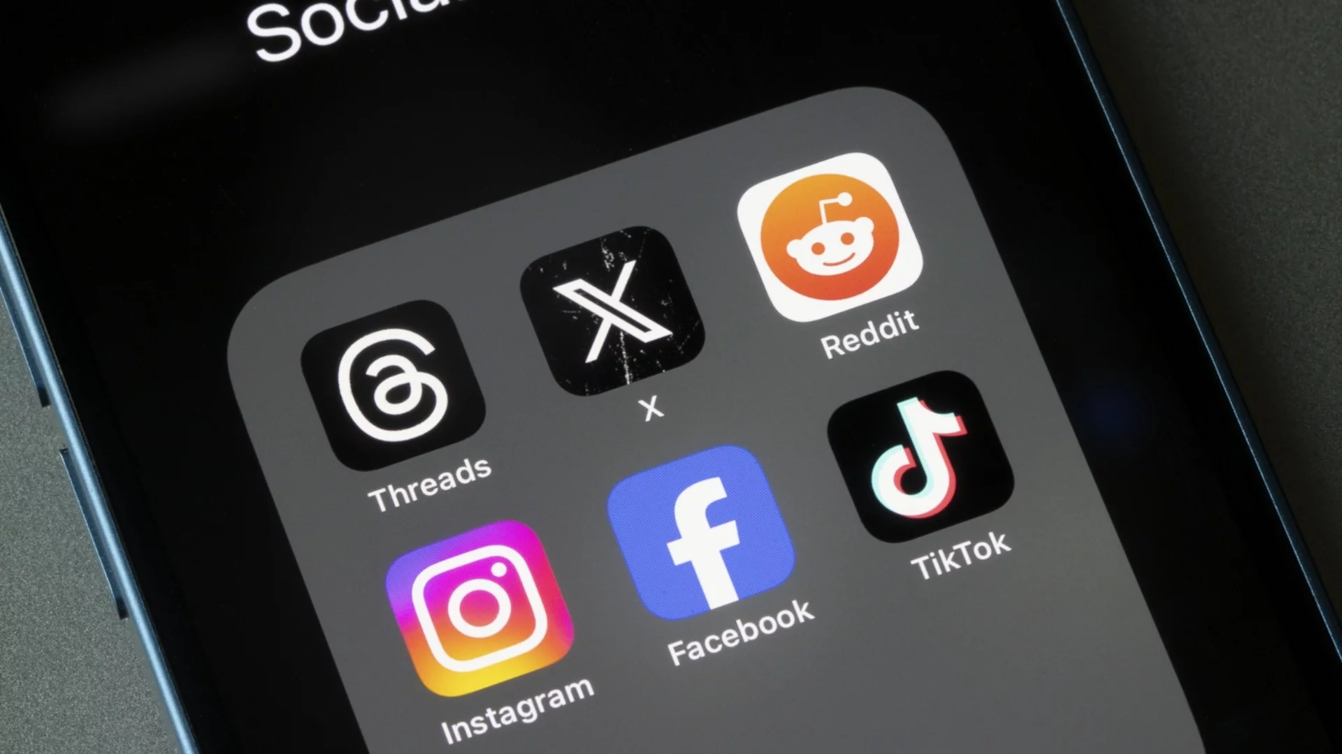 Спор в Германия около забраната на социалните мрежи за деца