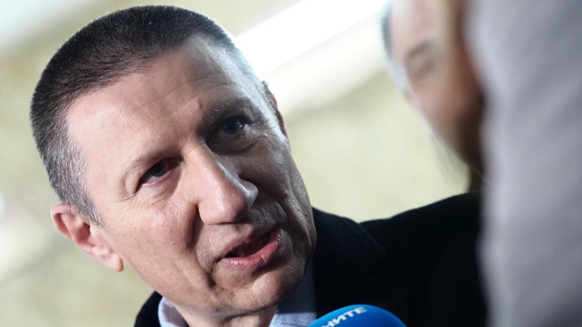 "Колеги ми предаваха послания от Сарафов да се откажа, че се самоубивам": Говори отстраненият прокурор на Плевен