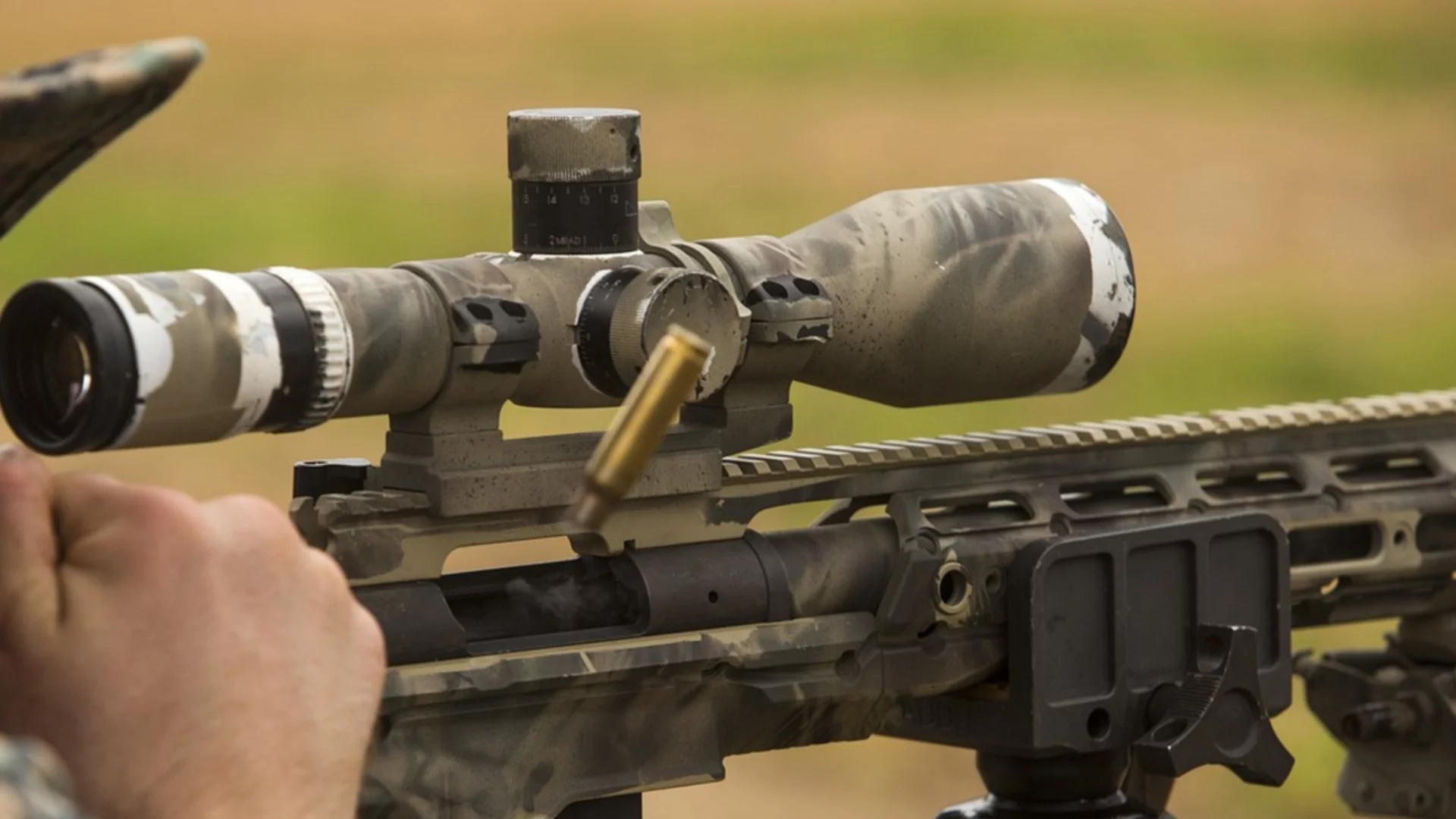 Нови разкрития за "Сараевското сафари": Туристи със снайпери убивали деца през деня, а нощем купонясвали