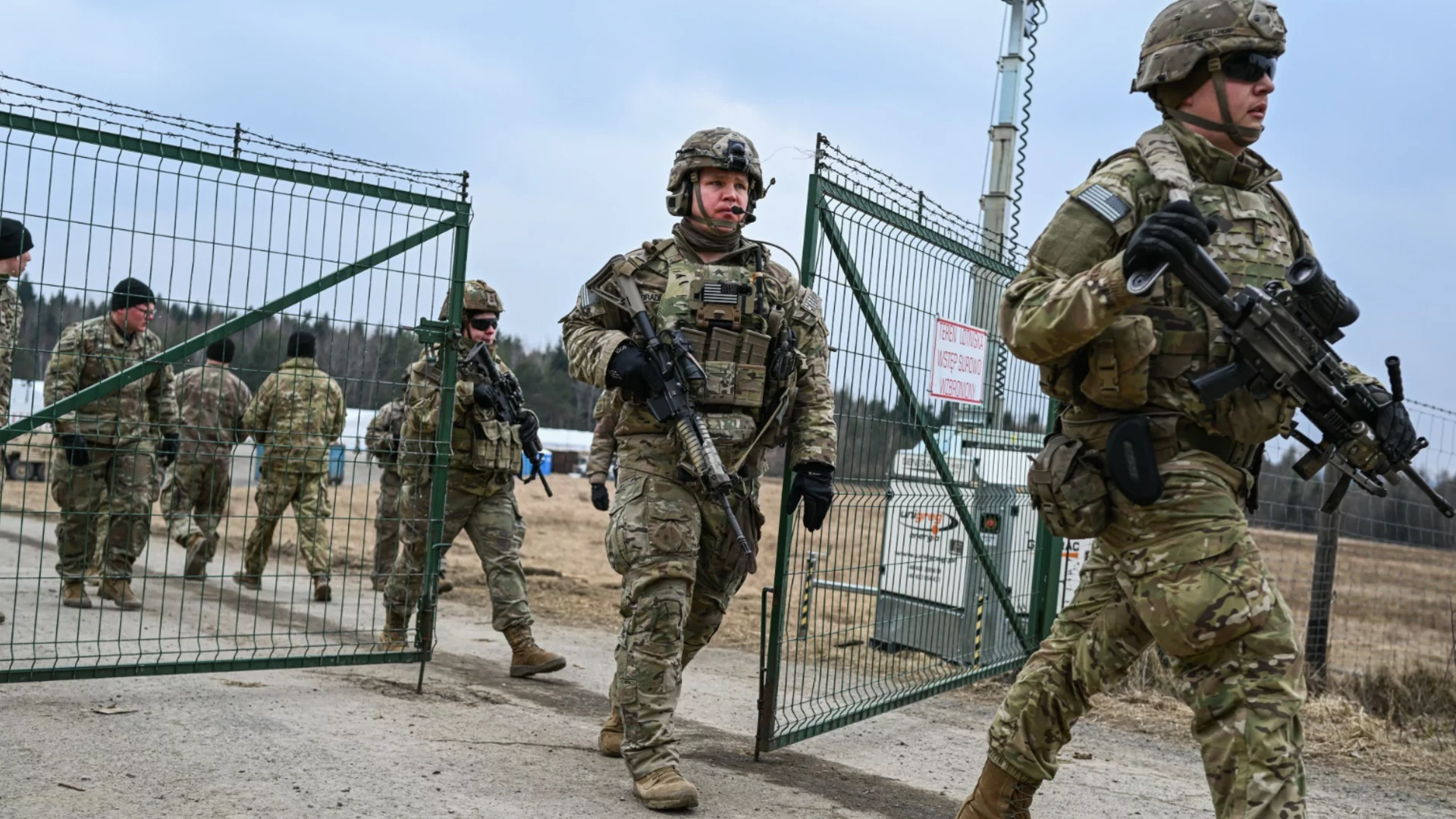 САЩ започнаха днес изтеглянето си от важна база в Сирия