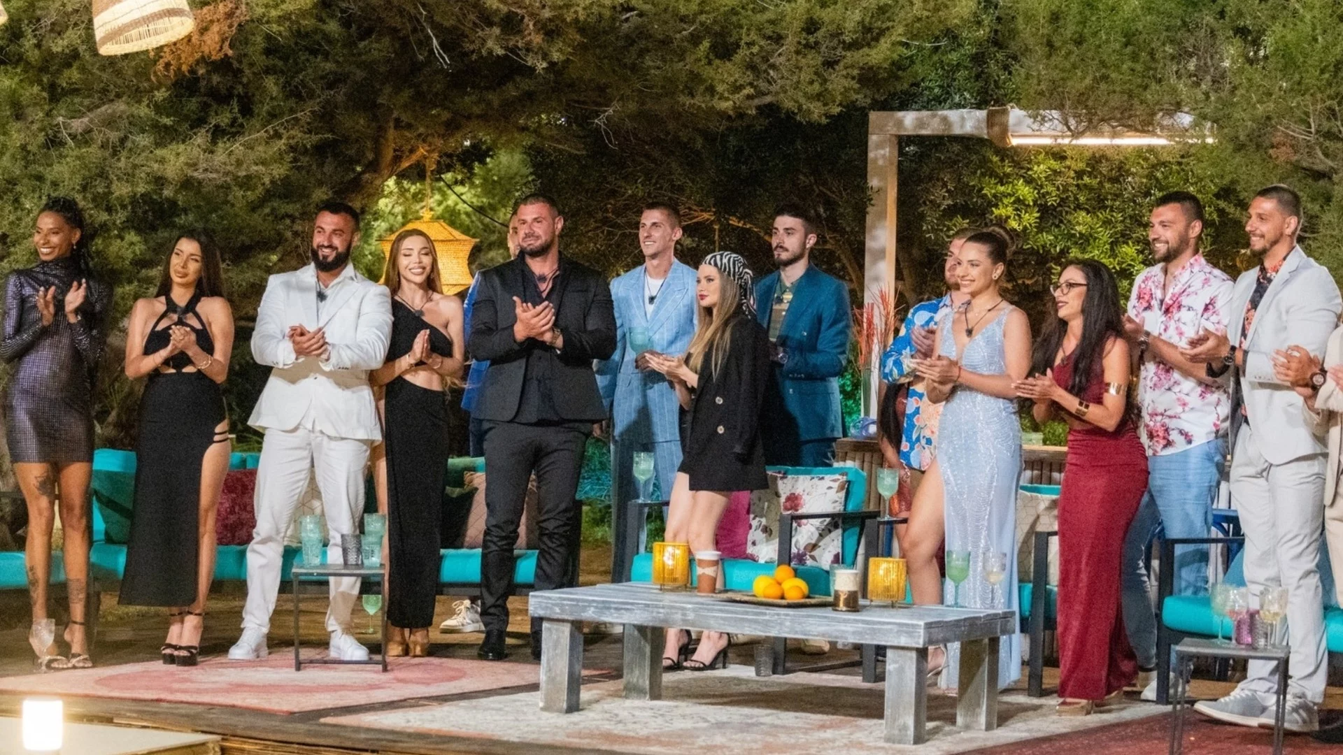 Участници в "Ергенът: Любов в рая" отново са заедно (СНИМКА)