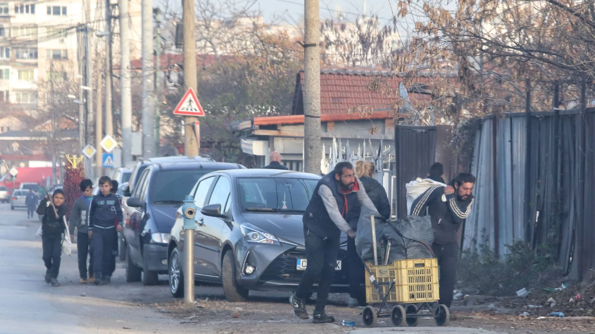 Подписка срещу беззаконието във "Филиповци": Сметище, незаконно строителство и безплатни ток и вода