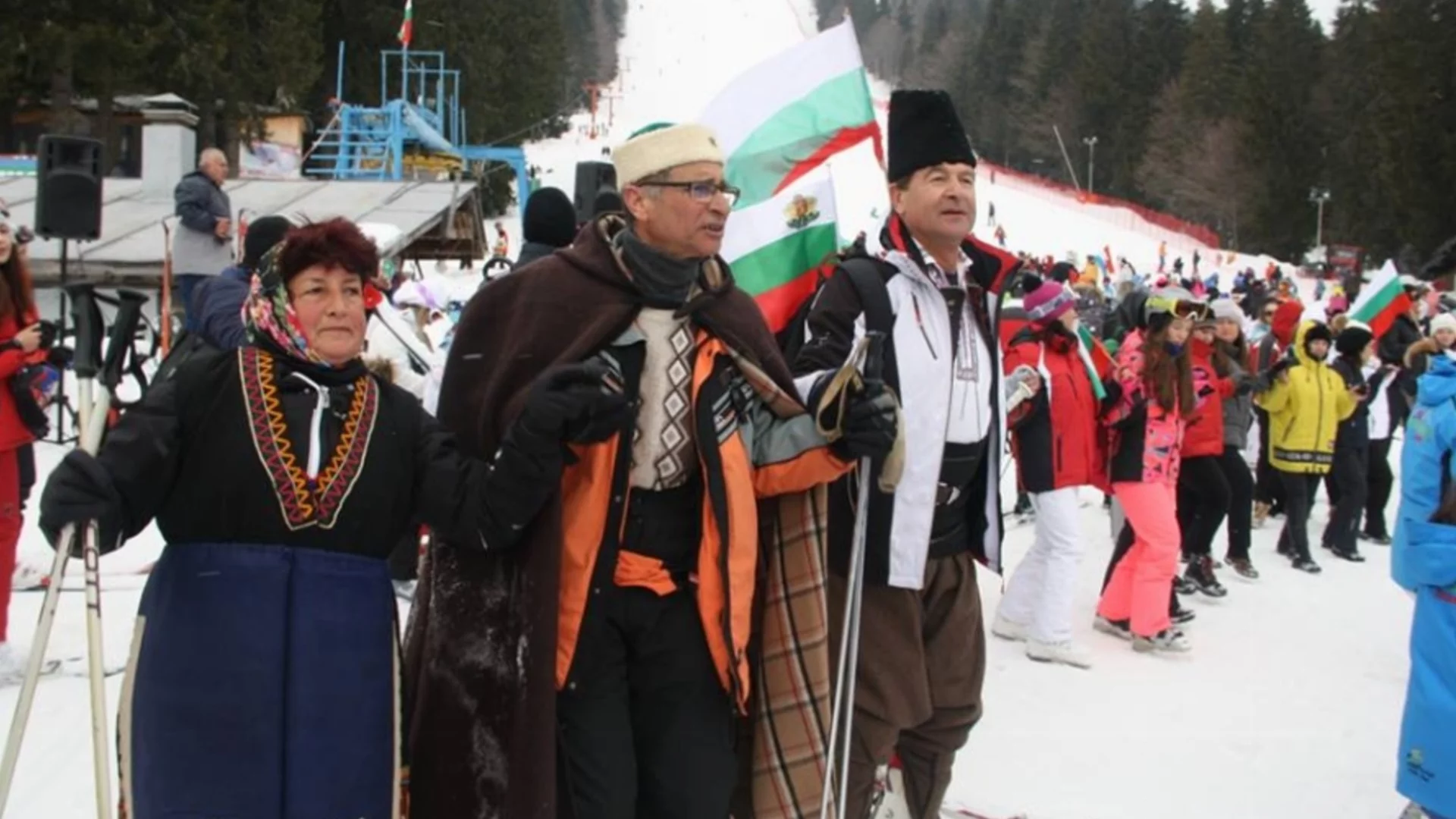 Отново ски спускане с народни носии в Пампорово за 3 март