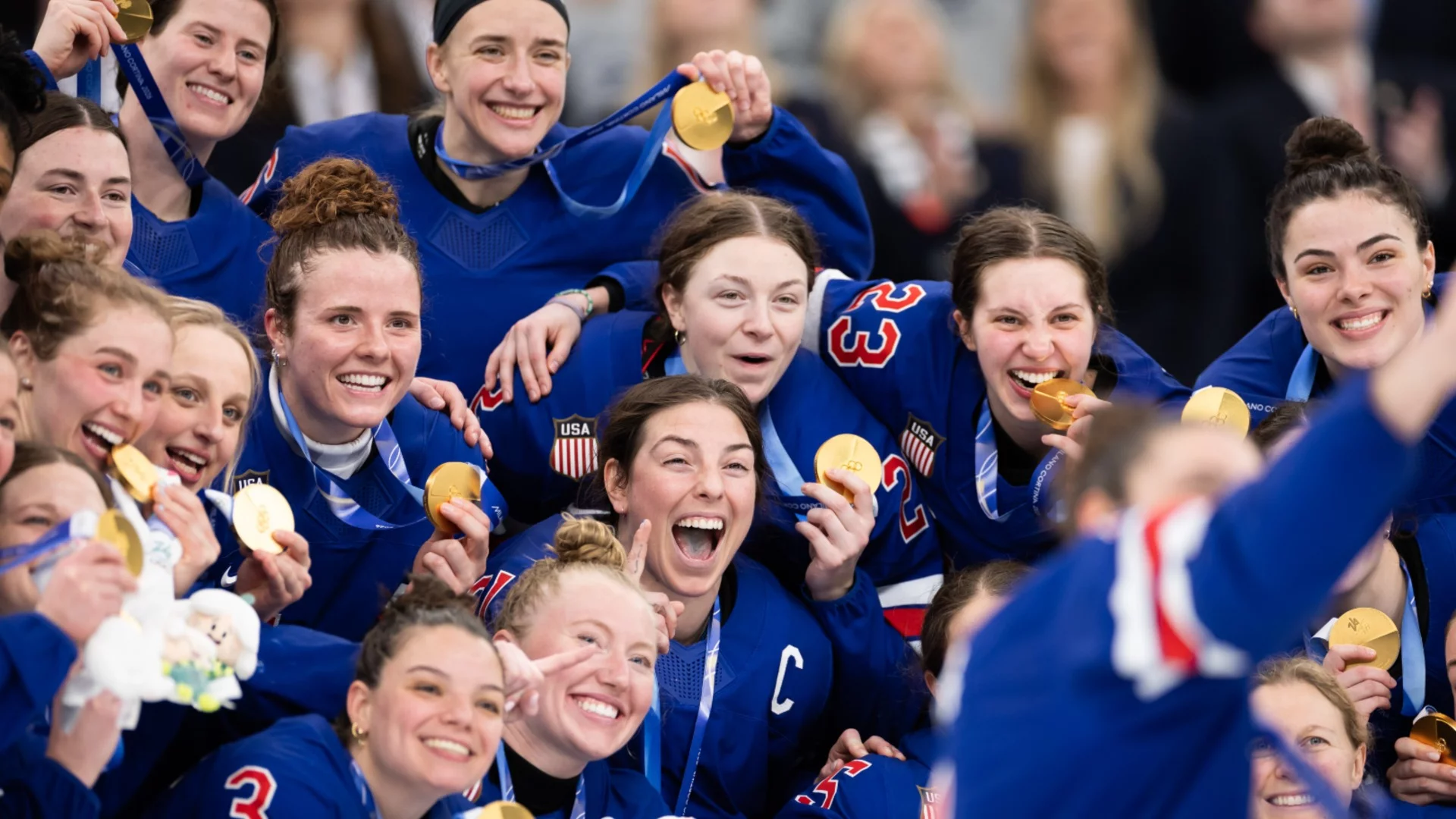 Златни медалистки на Олимпиадата отказаха визита при Тръмп 